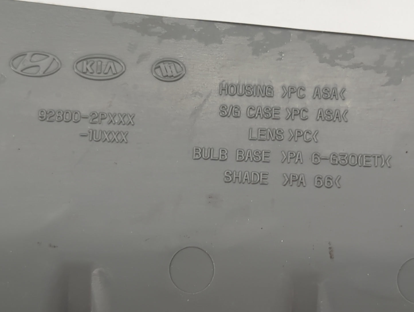 2011 Kia Sorento Overhead Roof Console Gray - Oemusedautoparts1.com