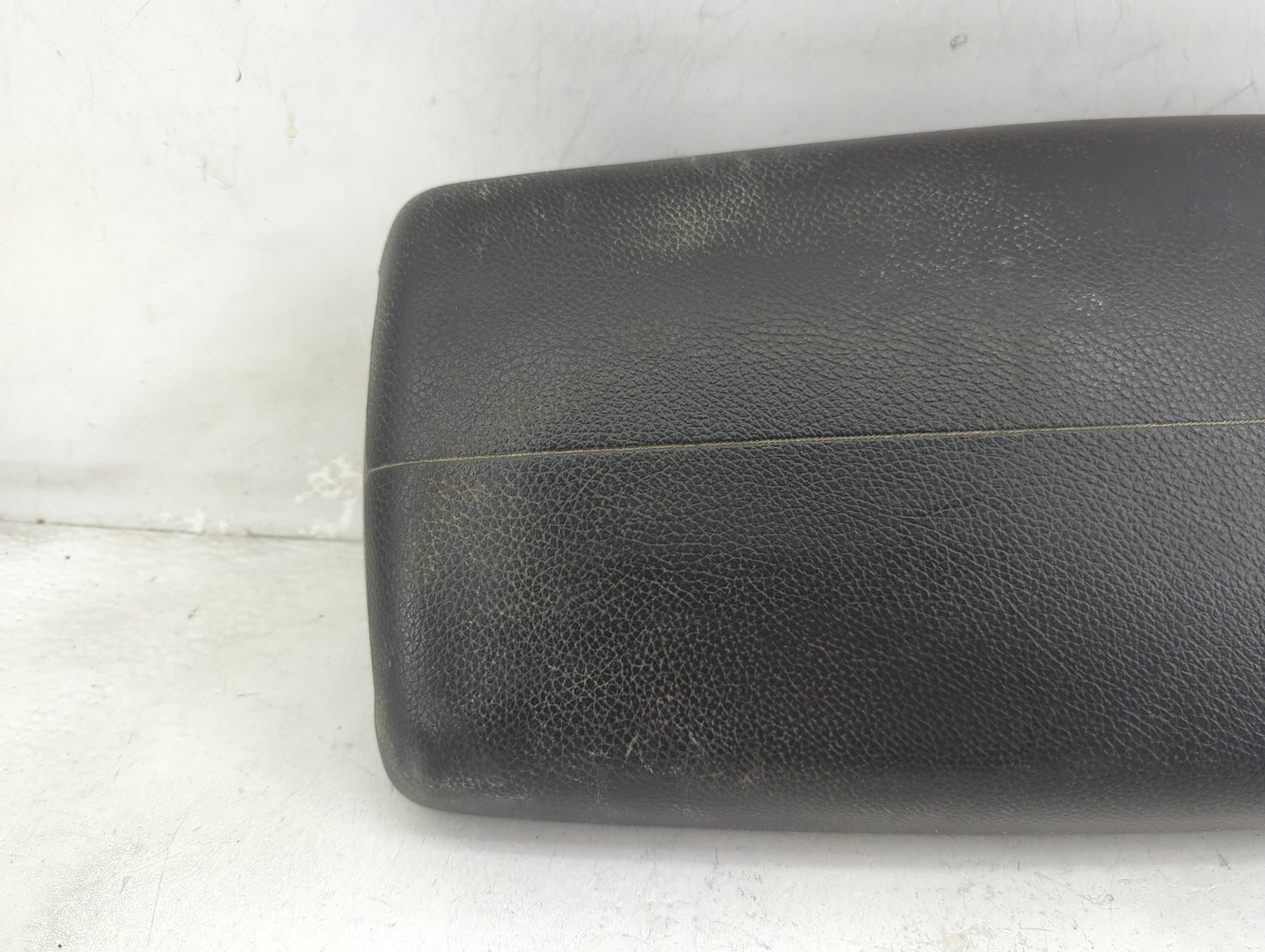 2011 Kia Sorento Center Console Armrest Cover Lid Fits OEM Used Auto Parts - Oemusedautoparts1.com