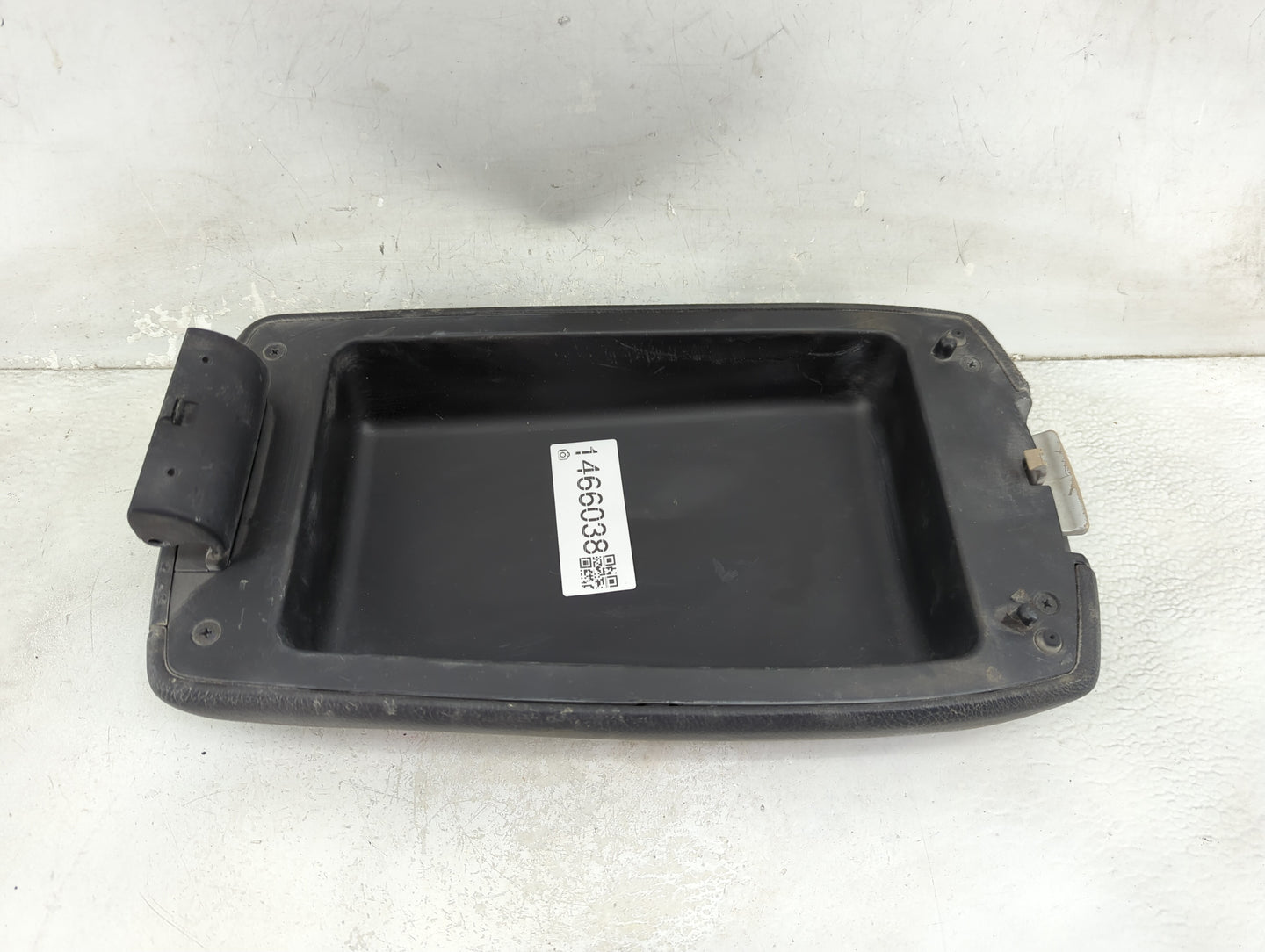 2011 Kia Sorento Center Console Armrest Cover Lid Fits OEM Used Auto Parts - Oemusedautoparts1.com