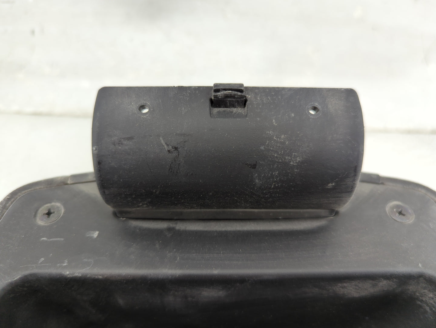 2011 Kia Sorento Center Console Armrest Cover Lid Fits OEM Used Auto Parts - Oemusedautoparts1.com
