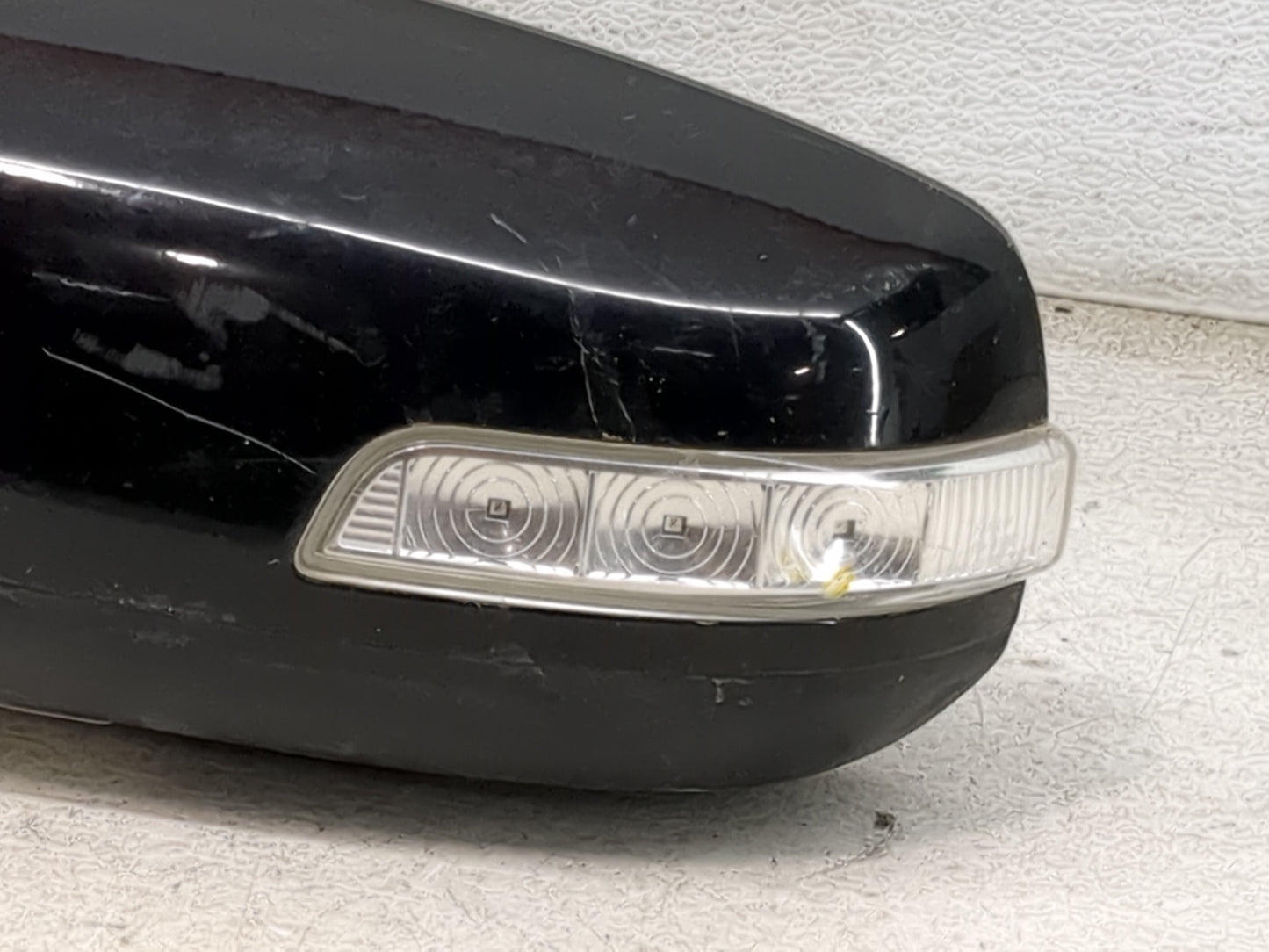 2011-2015 Kia Sorento Driver Side View Mirror - Left Door Mirror OEM Used - Oemusedautoparts1.com