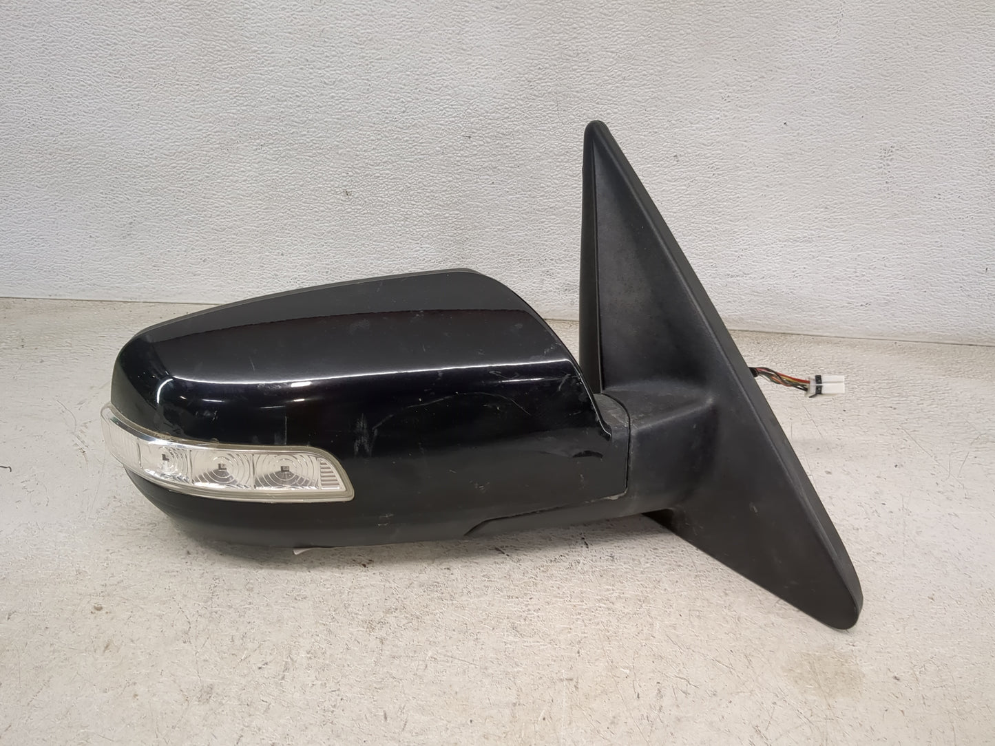 2011-2015 Kia Sorento Passenger Side View Mirror - Right Door Mirror OEM Used - Oemusedautoparts1.com