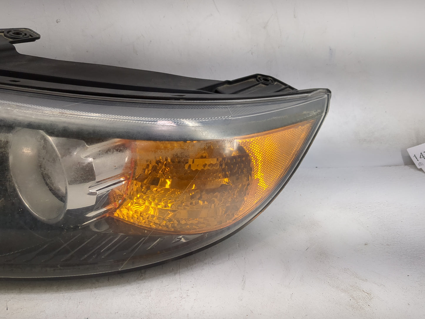 2011-2013 Kia Sorento Passenger Right Oem Head Light Headlight Lamp 1479650 - Oemusedautoparts1.com