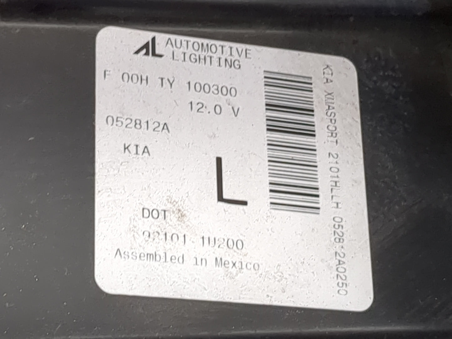 2011-2013 Kia Sorento Passenger Right Oem Head Light Headlight Lamp 1479650 - Oemusedautoparts1.com