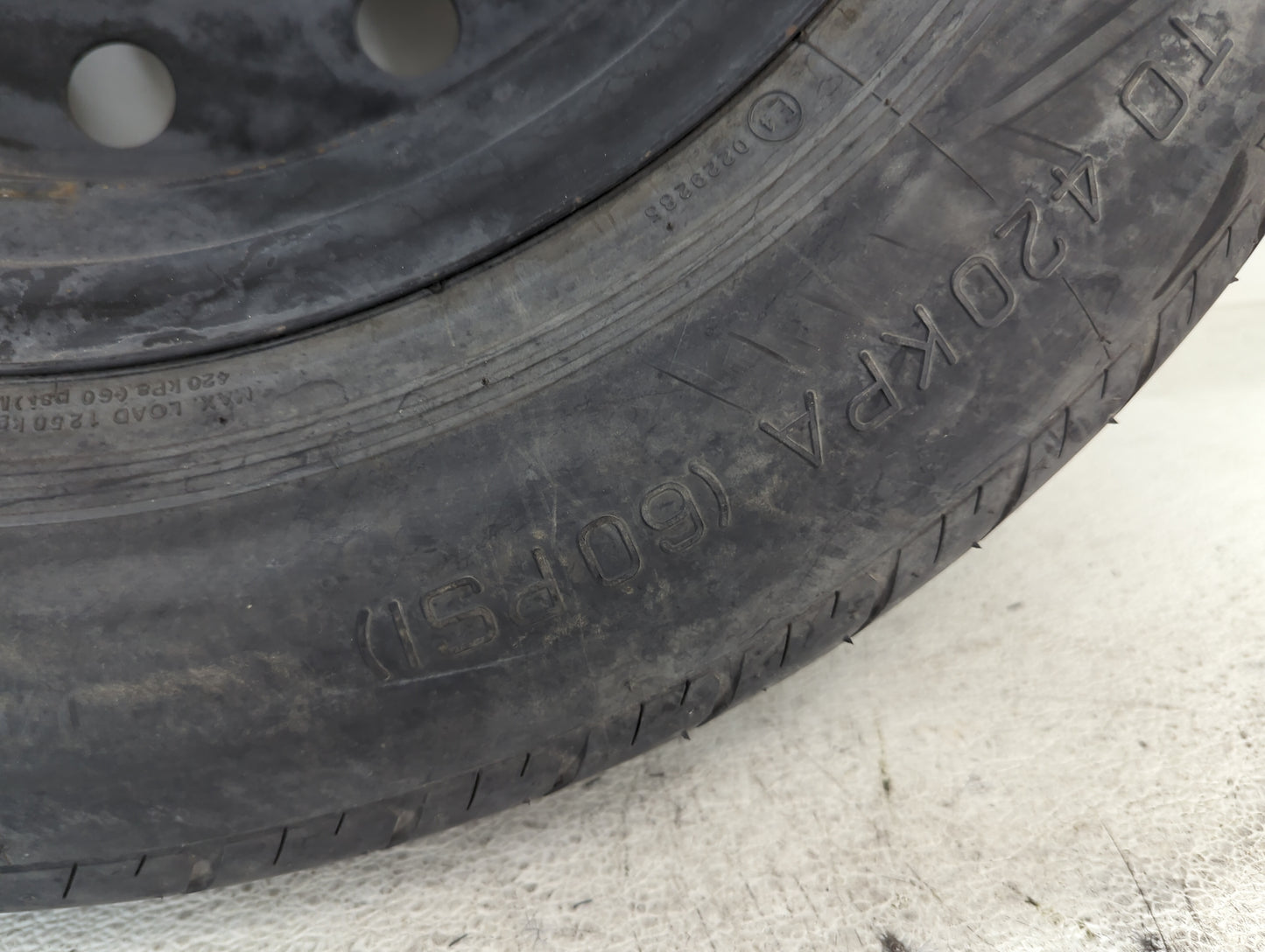 2011-2020 Kia Sorento Spare Donut Tire Wheel Rim Oem 1486954 - Oemusedautoparts1.com