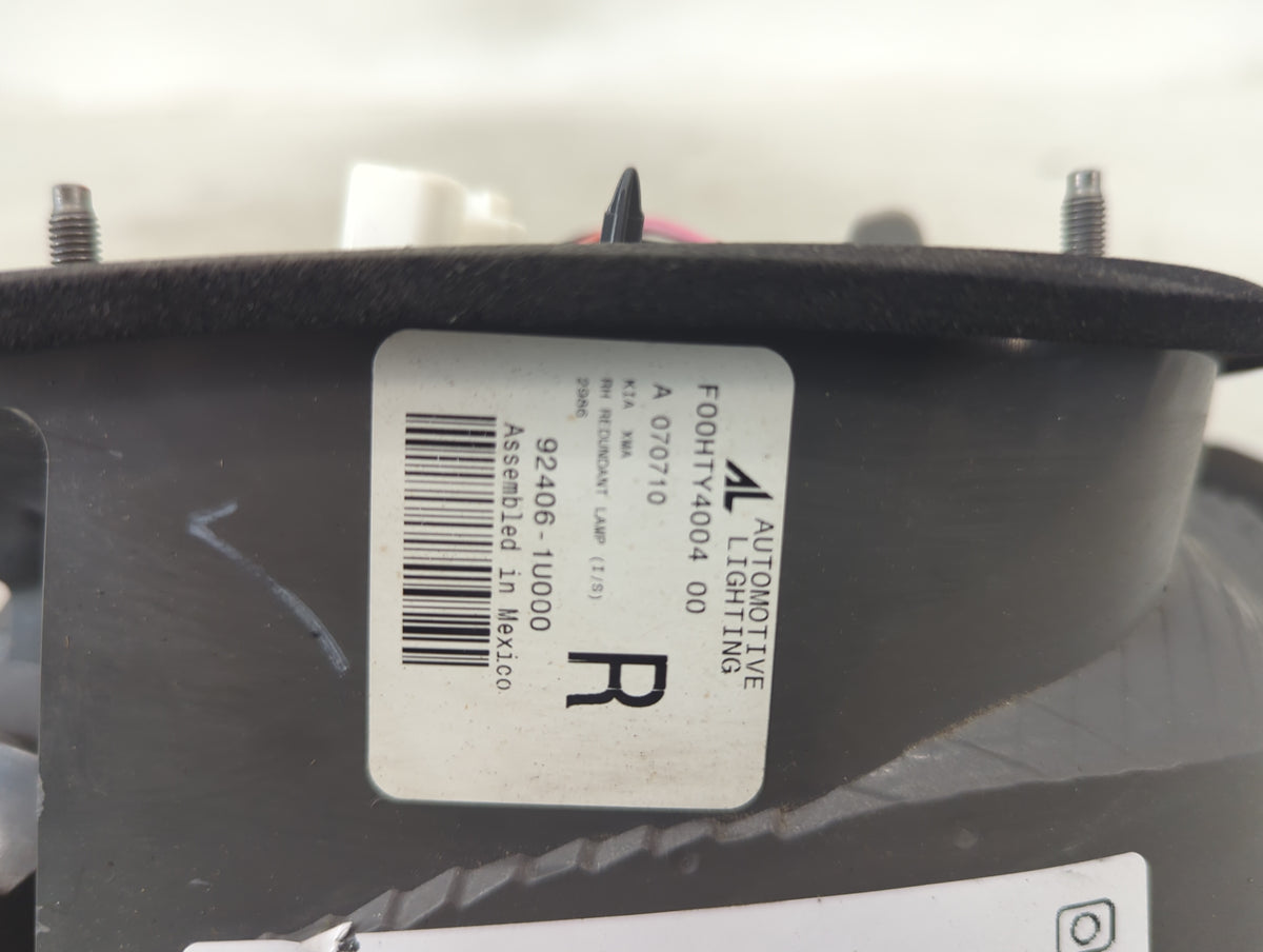 2011-2013 Kia Sorento Passenger Right Side Deck Lid Mounted Tail Light - Oemusedautoparts1.com