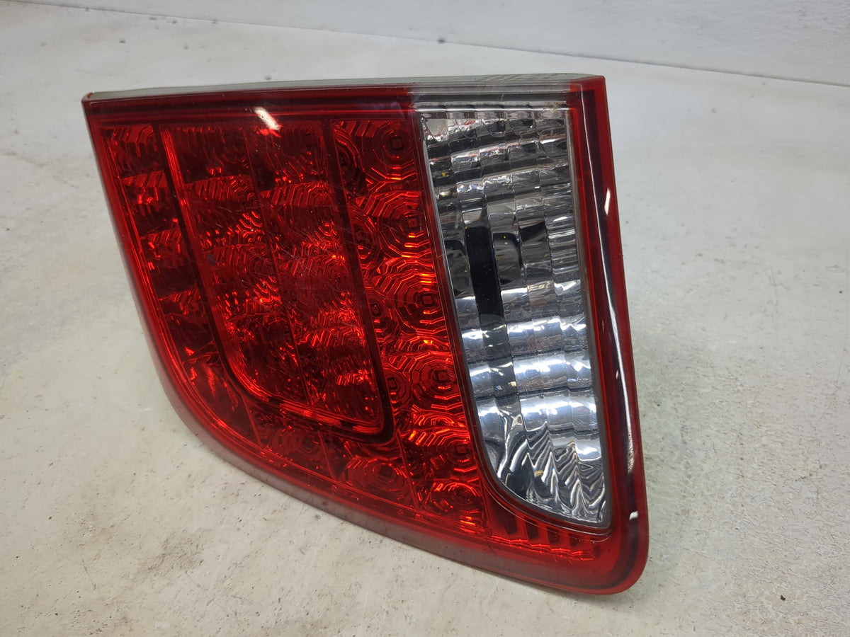 2011-2013 Kia Sorento Passenger Right Side Deck Lid Mounted Tail Light 1512430 - Oemusedautoparts1.com