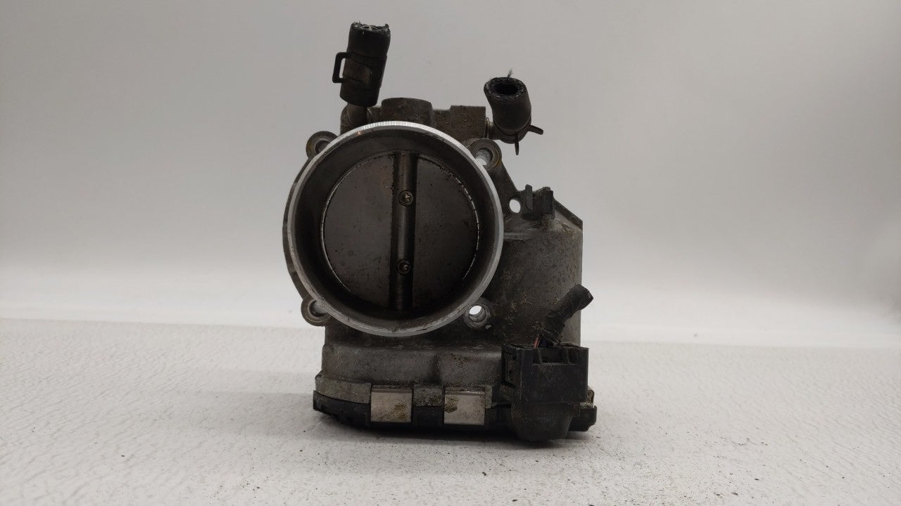2012-2015 Kia Sorento Throttle Body P/N:35100-2G700 Fits Fits 2011 2012 2013 2014 2015 2016 OEM Used Auto Parts - Oemusedaut