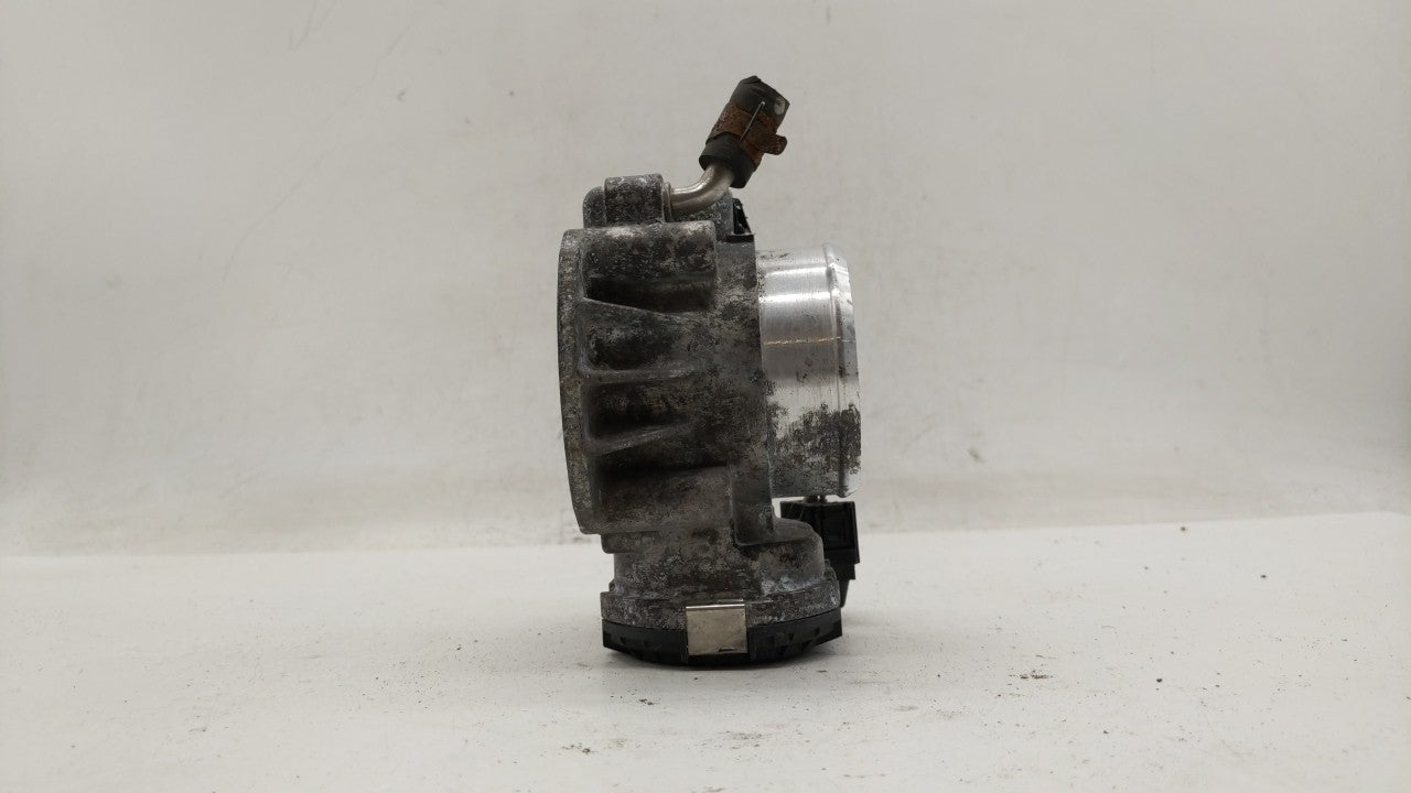 2011-2013 Kia Sorento Throttle Body P/N:35100-25400 35100-25200 Fits Fits 2006 2007 2008 2009 2010 2011 2012 2013 OEM Used A