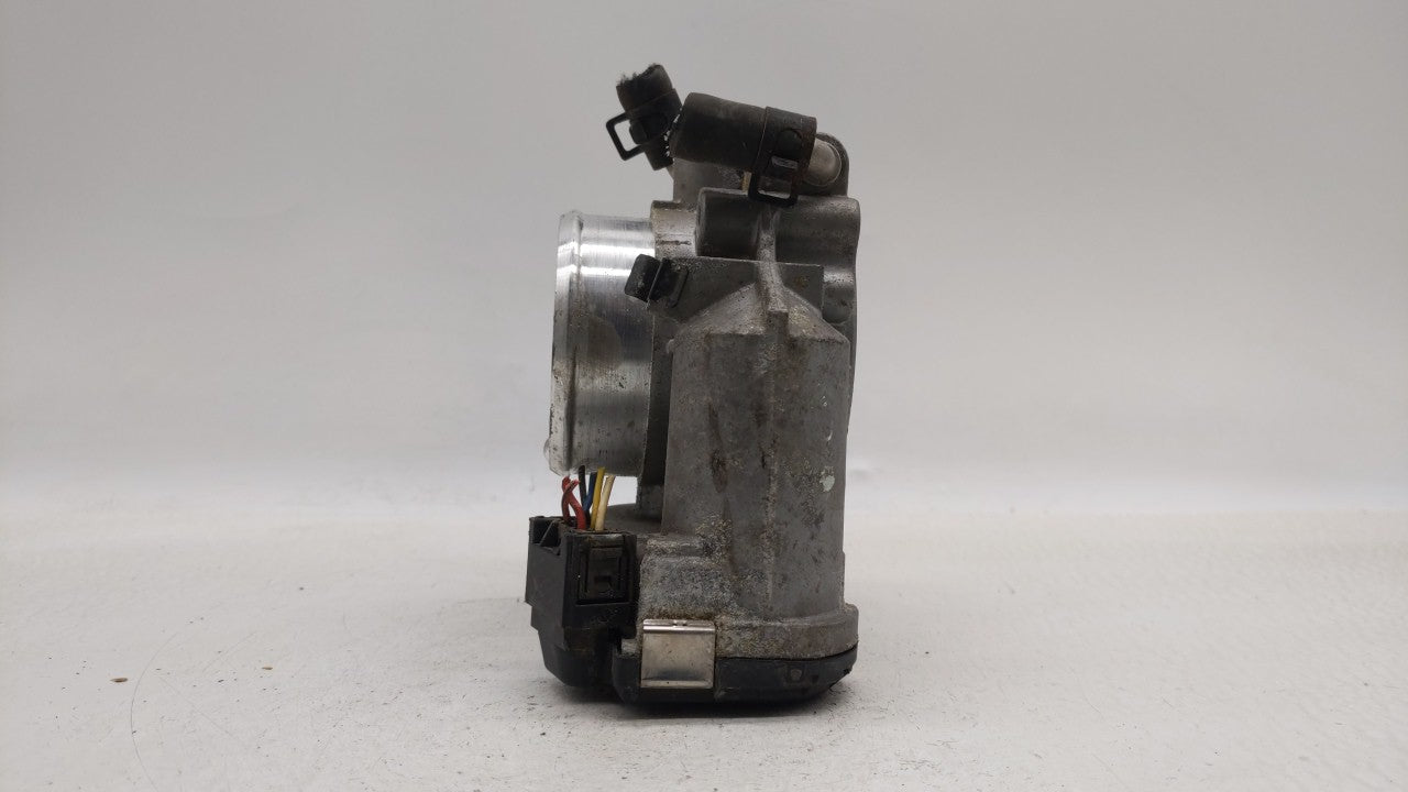 2011-2013 Kia Sorento Throttle Body P/N:35100-25400 35100-25200 Fits Fits 2006 2007 2008 2009 2010 2011 2012 2013 OEM Used A