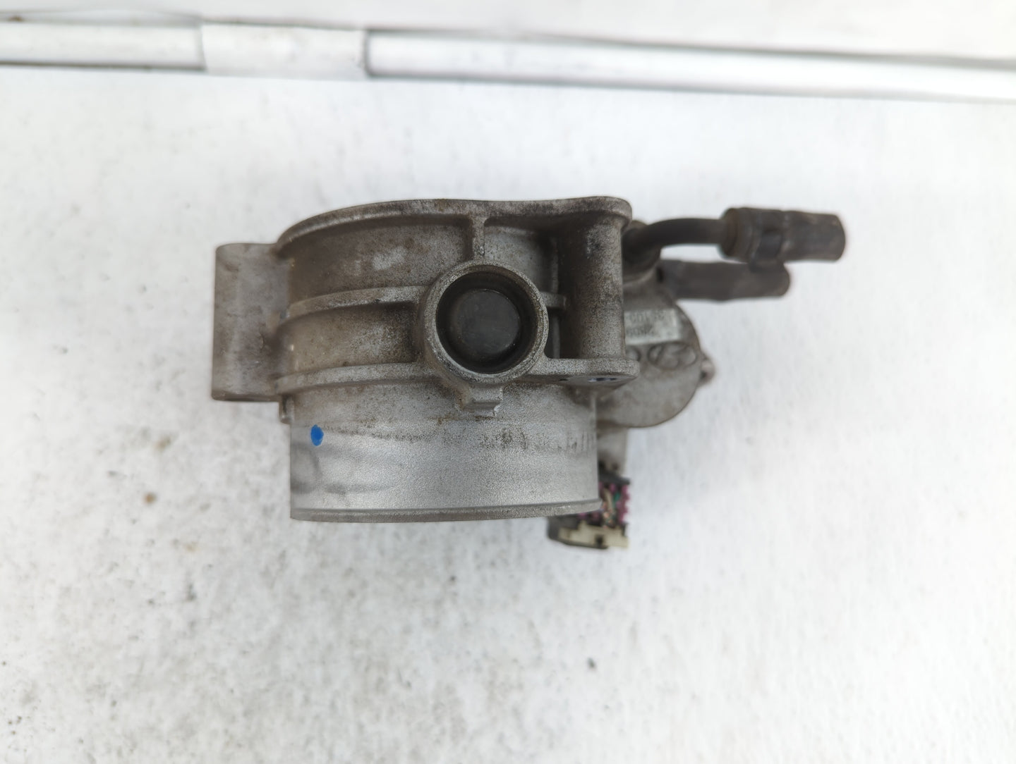 2011-2013 Kia Sorento Throttle Body P/N:28099075 35100-3C700 Fits Fits 2010 2011 2012 2013 2014 OEM Used Auto Parts - Oemuse