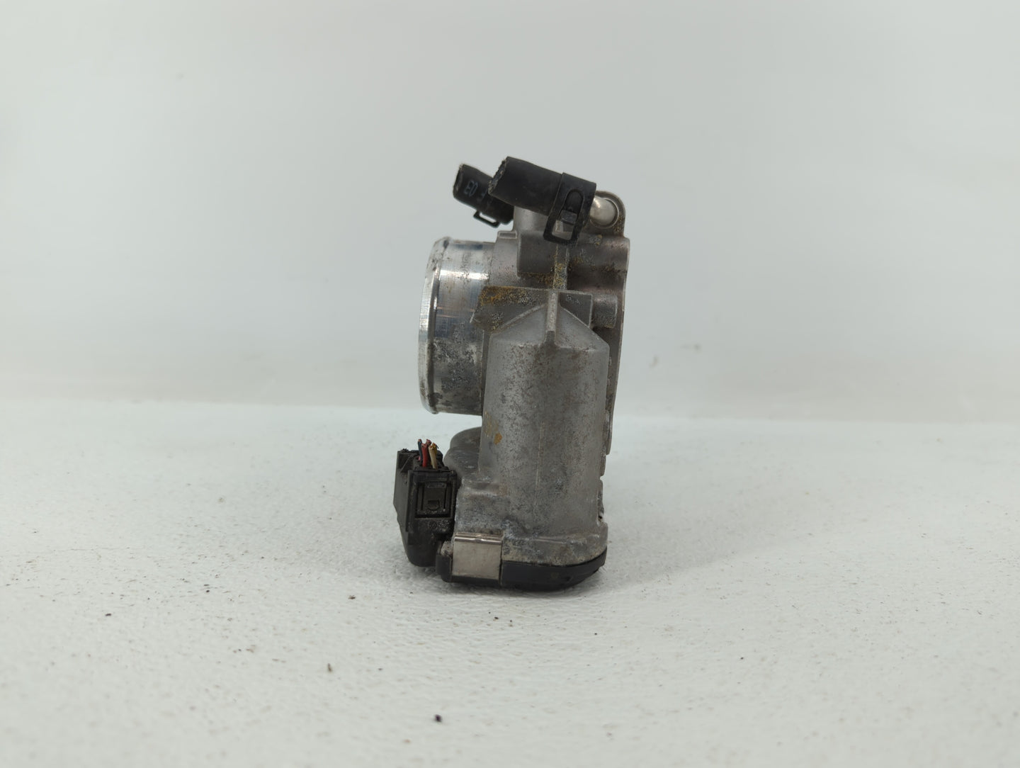 2011-2013 Kia Sorento Throttle Body P/N:35100-25400 35100-25200 Fits Fits 2006 2007 2008 2009 2010 2011 2012 2013 OEM Used A