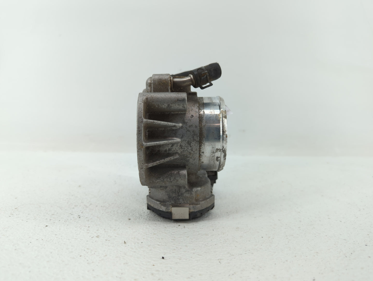 2011-2013 Kia Sorento Throttle Body P/N:35100-25400 35100-25200 Fits Fits 2006 2007 2008 2009 2010 2011 2012 2013 OEM Used A