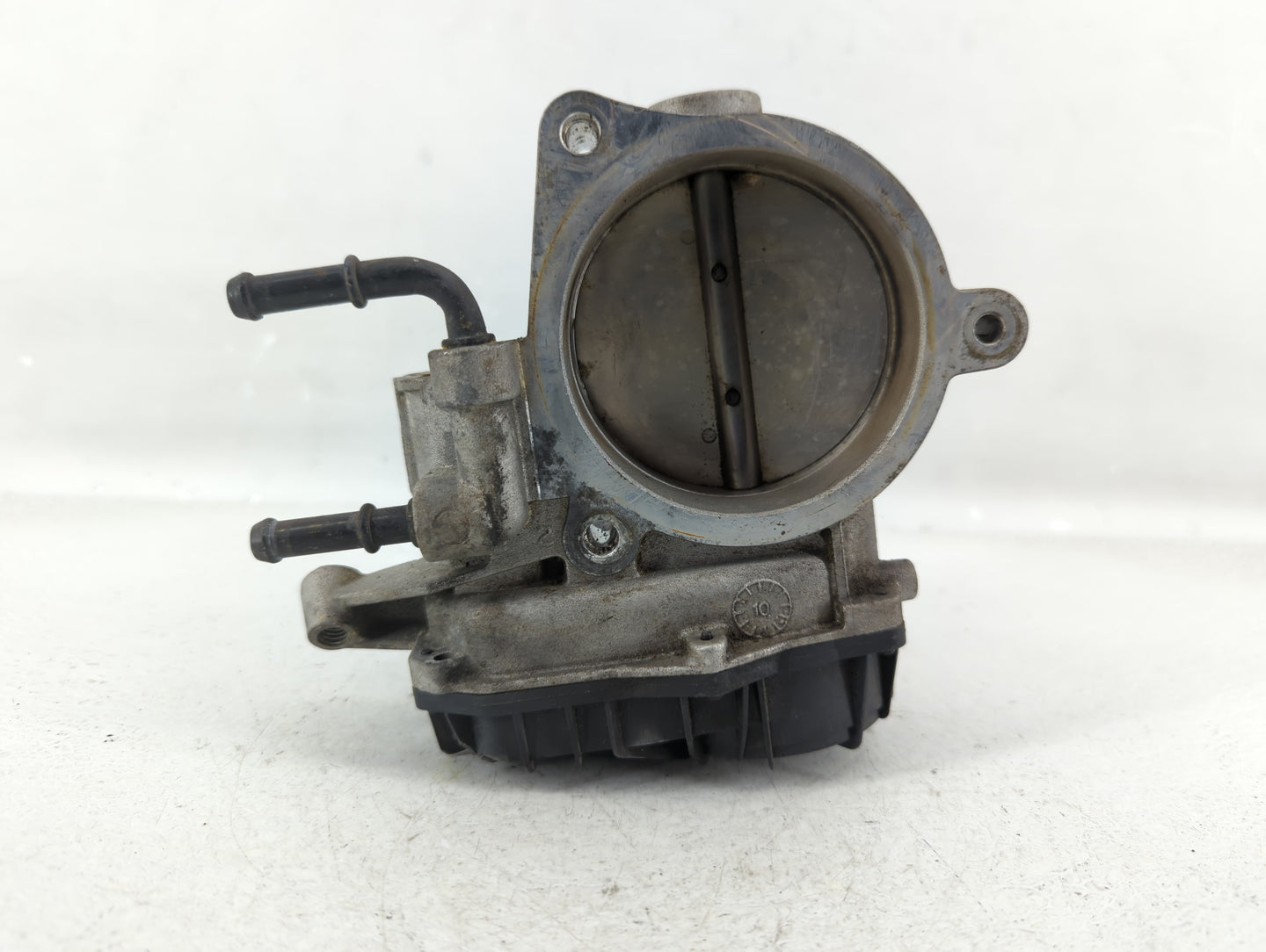 2011-2013 Kia Sorento Throttle Body P/N:35100-3C700 Fits Fits 2010 2011 2012 2013 2014 OEM Used Auto Parts - Oemusedautopart