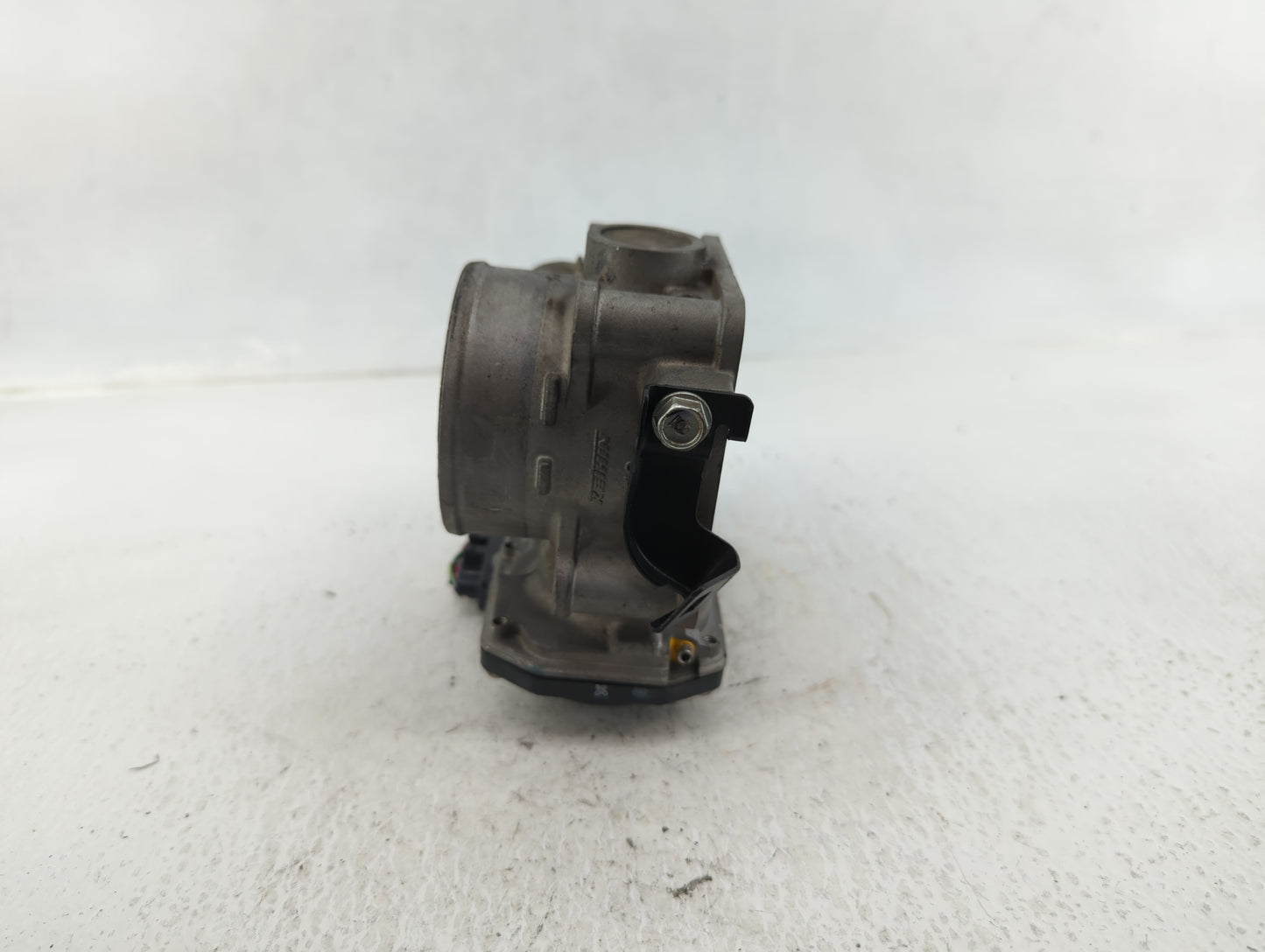 2011-2013 Kia Sorento Throttle Body Fits Fits 2006 2007 2008 2009 2010 2011 2012 2013 OEM Used Auto Parts - Oemusedautoparts