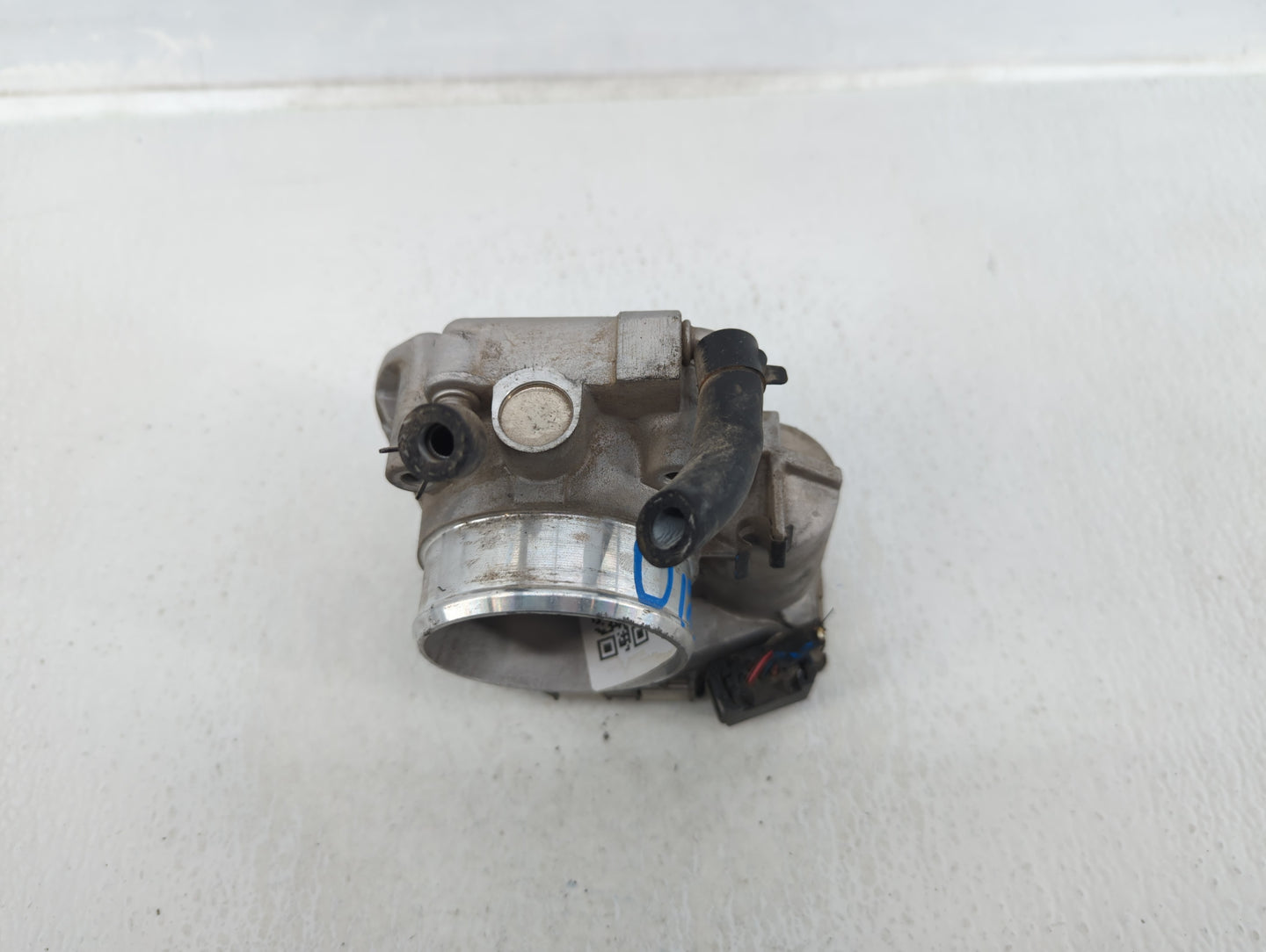 2011-2013 Kia Sorento Throttle Body P/N:35100-25400 Fits Fits 2006 2007 2008 2009 2010 2011 2012 2013 OEM Used Auto Parts - 