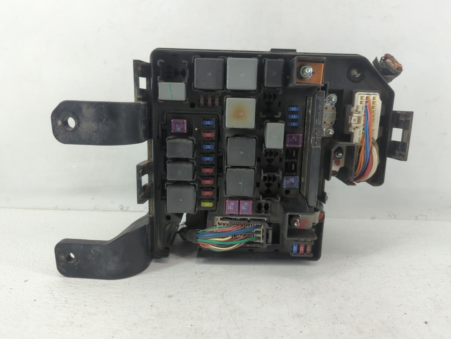 2011-2013 Kia Sorento Fusebox Fuse Box Panel Relay Module P/N:91941-2P020 Fits Fits 2011 2012 2013 OEM Used Auto Parts - Oem