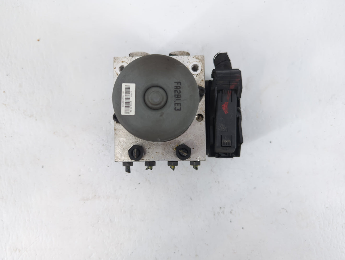2011-2013 Kia Sorento ABS Pump Control Module Replacement P/N:BE6003E622 Fits Fits 2011 2012 2013 OEM Used Auto Parts - Oemu