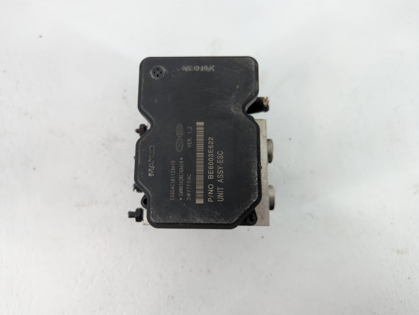 2011-2013 Kia Sorento ABS Pump Control Module Replacement P/N:BE6003E622 Fits Fits 2011 2012 2013 OEM Used Auto Parts - Oemu