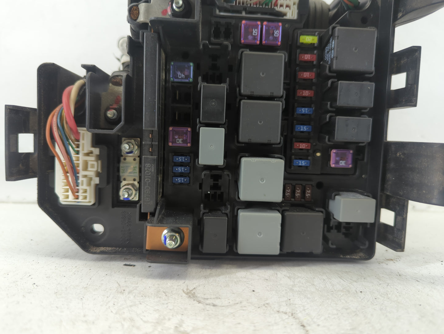 2011-2013 Kia Sorento Fusebox Fuse Box Panel Relay Module P/N:91851-1U100 Fits Fits 2011 2012 2013 OEM Used Auto Parts - Oem