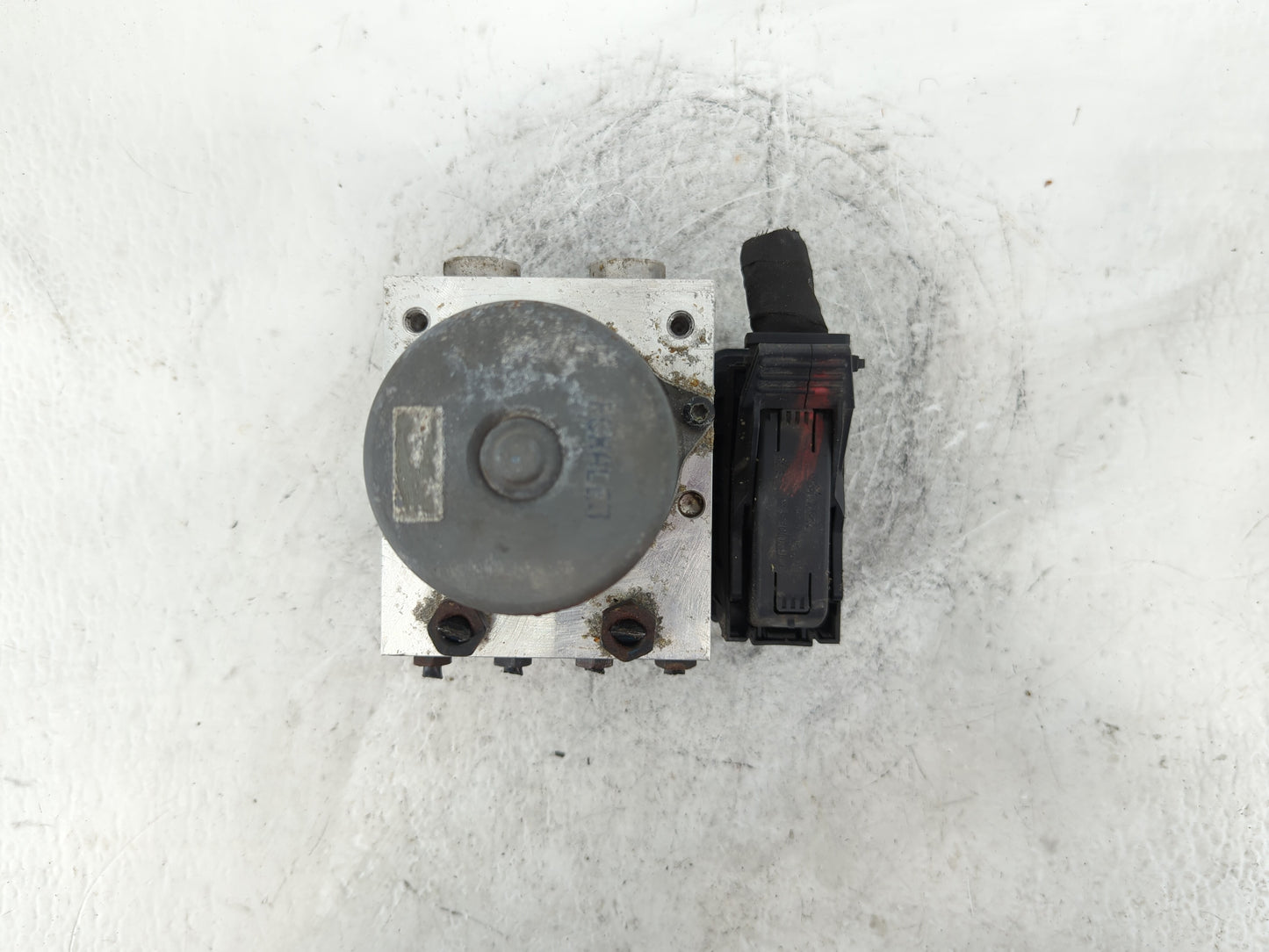 2011-2013 Kia Sorento ABS Pump Control Module Replacement P/N:BE6003E622 Fits Fits 2011 2012 2013 OEM Used Auto Parts - Oemu