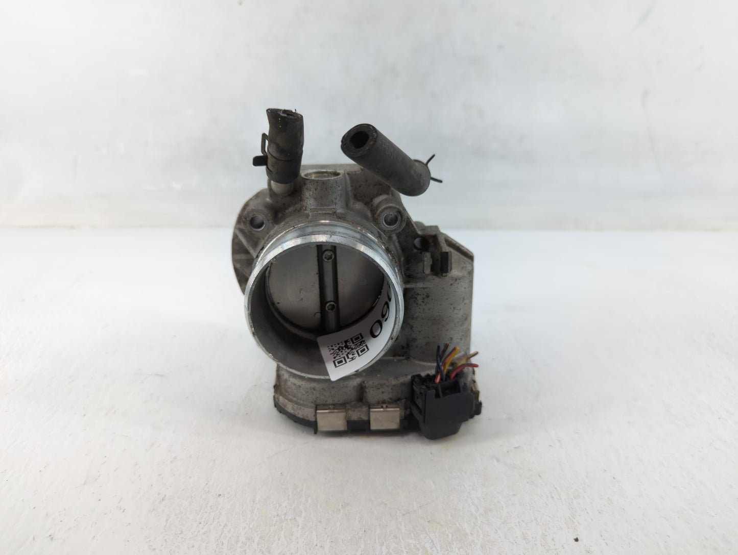 2011-2013 Kia Sorento Throttle Body P/N:35100-25400 Fits Fits 2006 2007 2008 2009 2010 2011 2012 2013 OEM Used Auto Parts - 
