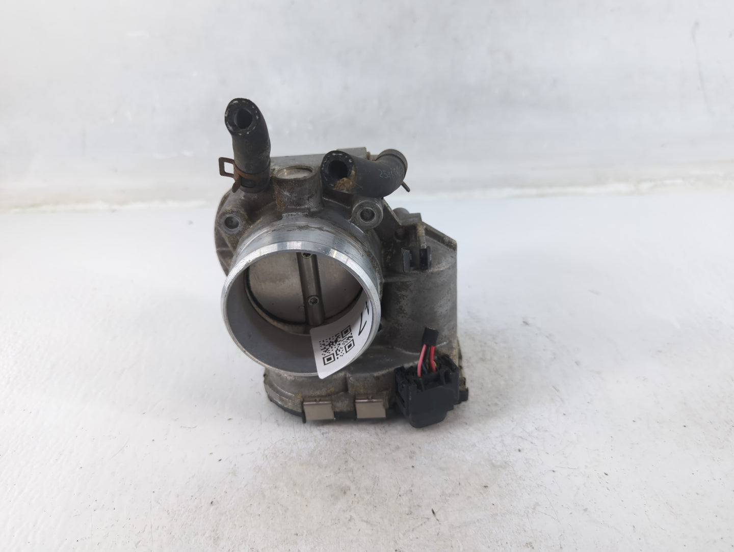 2011-2013 Kia Sorento Throttle Body P/N:35100-25400 Fits Fits 2006 2007 2008 2009 2010 2011 2012 2013 OEM Used Auto Parts - 