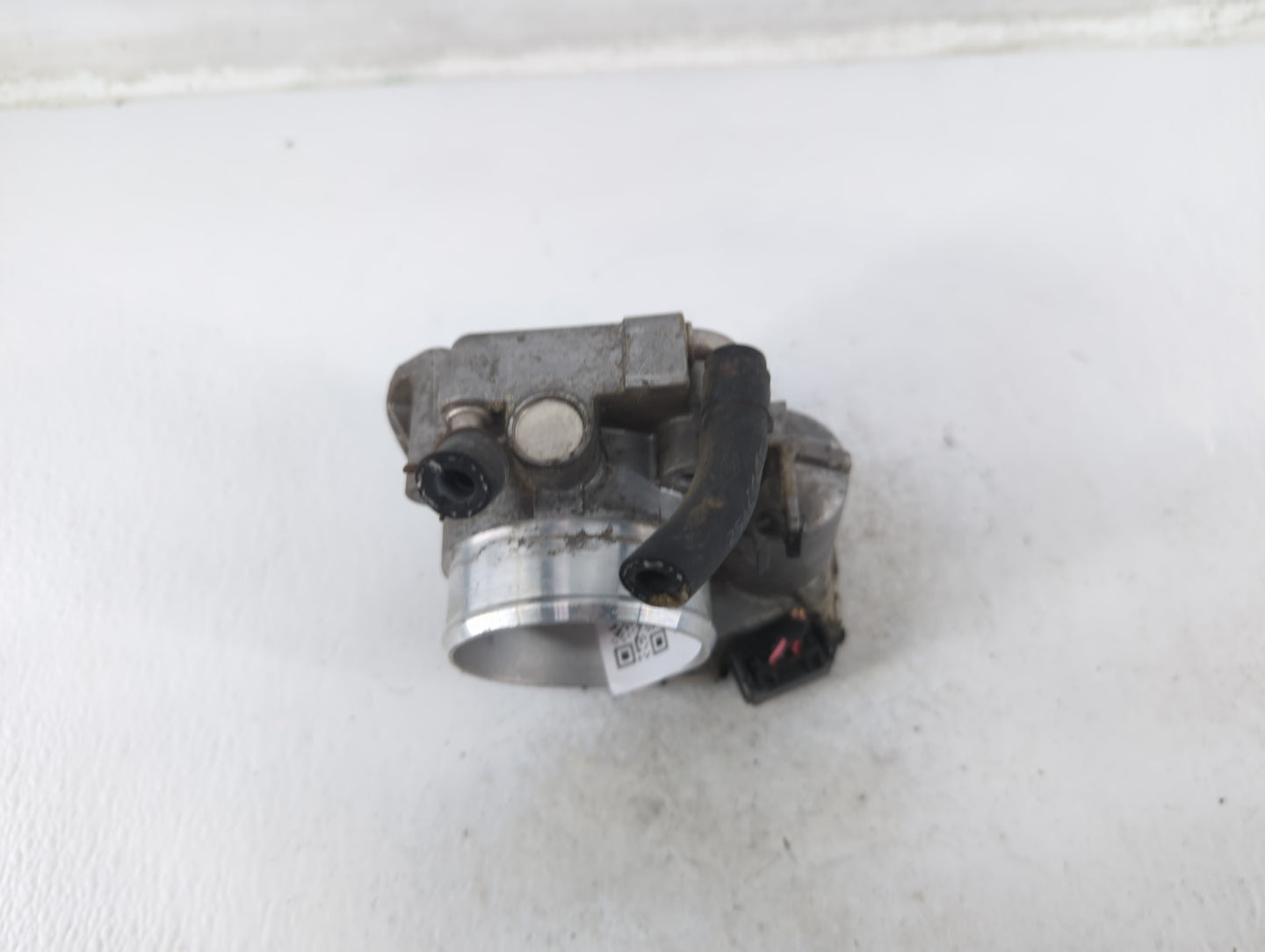 2011-2013 Kia Sorento Throttle Body P/N:35100-25400 Fits Fits 2006 2007 2008 2009 2010 2011 2012 2013 OEM Used Auto Parts - 