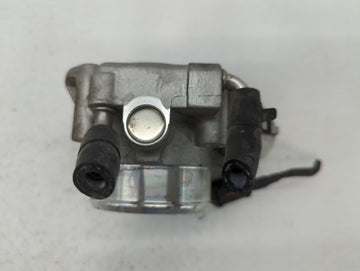 2011-2013 Kia Sorento Throttle Body P/N:35100-25400 Fits Fits 2006 2007 2008 2009 2010 2011 2012 2013 OEM Used Auto Parts