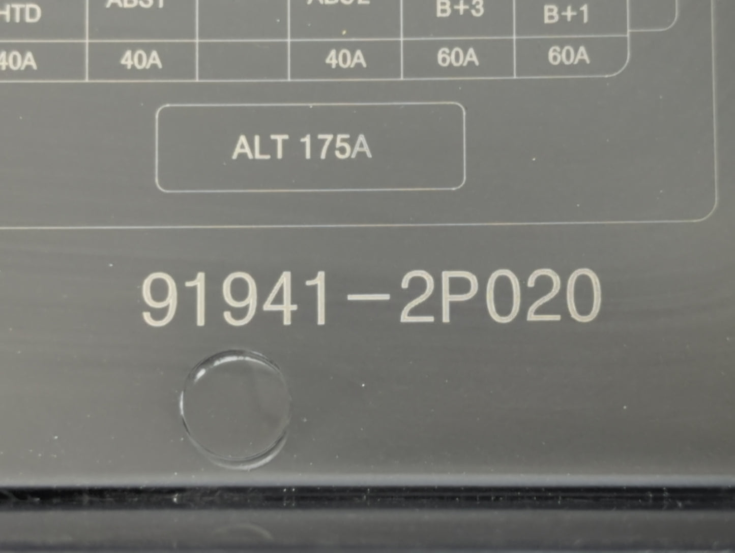2011-2013 Kia Sorento Fusebox Fuse Box Panel Relay Module P/N:91941-2P020 Fits Fits 2011 2012 2013 OEM Used Auto Parts - Oem