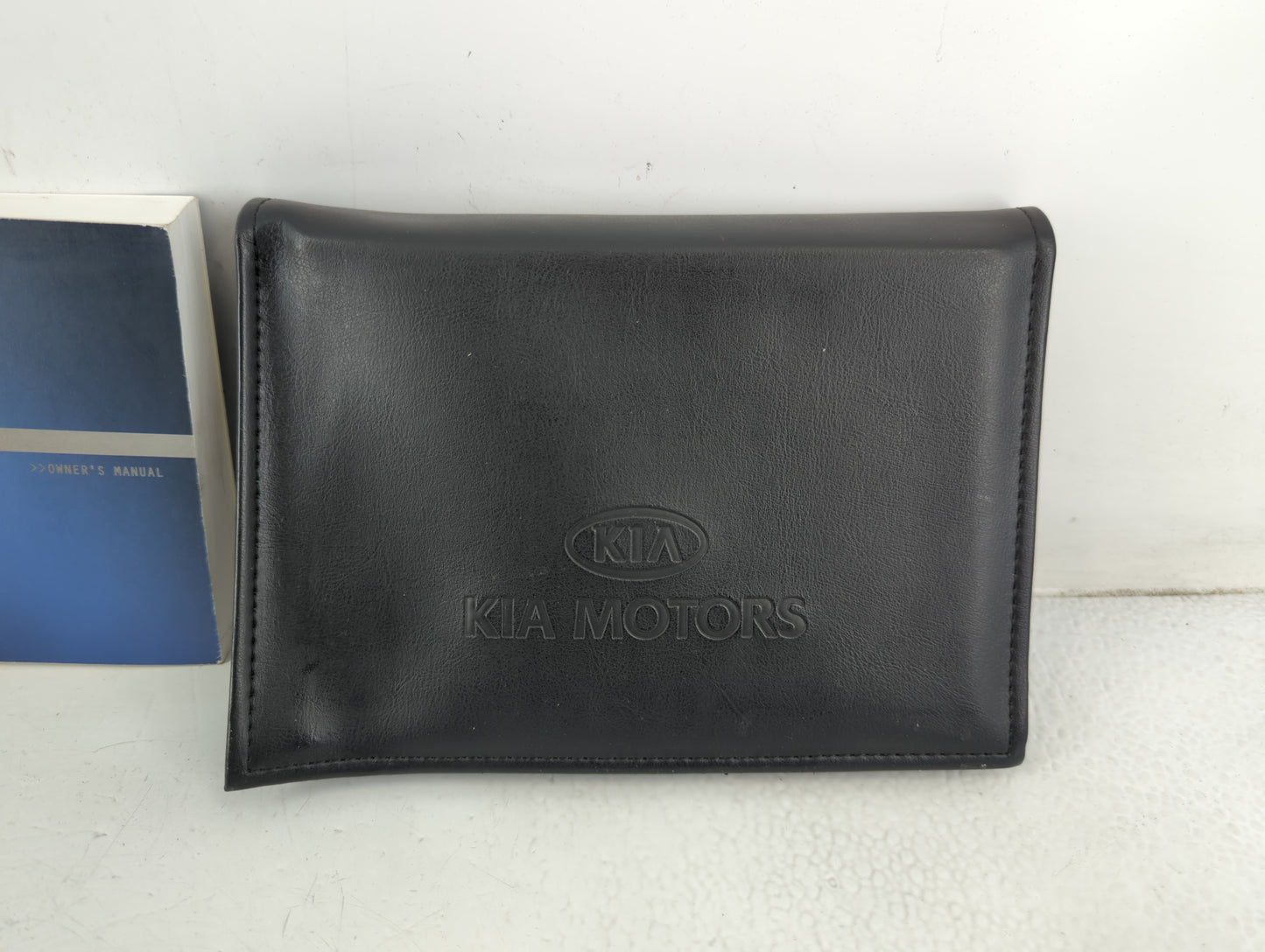 2011 Kia Sorento Owners Manual Book Guide P/N:A2P0-EU18A OEM Used Auto Parts - Oemusedautoparts1.com