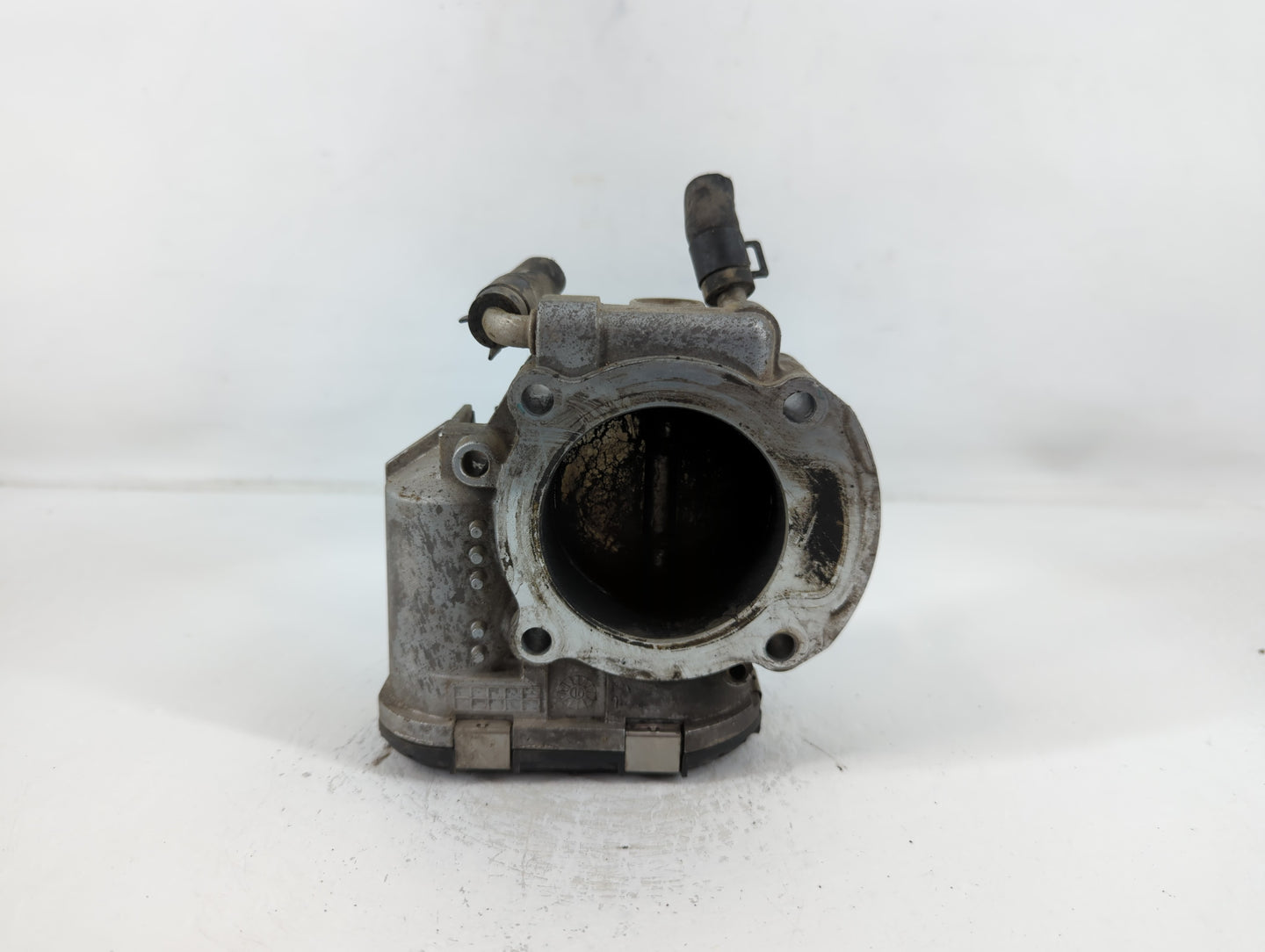 2011-2013 Kia Sorento Throttle Body P/N:35100-25400 Fits Fits 2006 2007 2008 2009 2010 2011 2012 2013 OEM Used Auto Parts - 