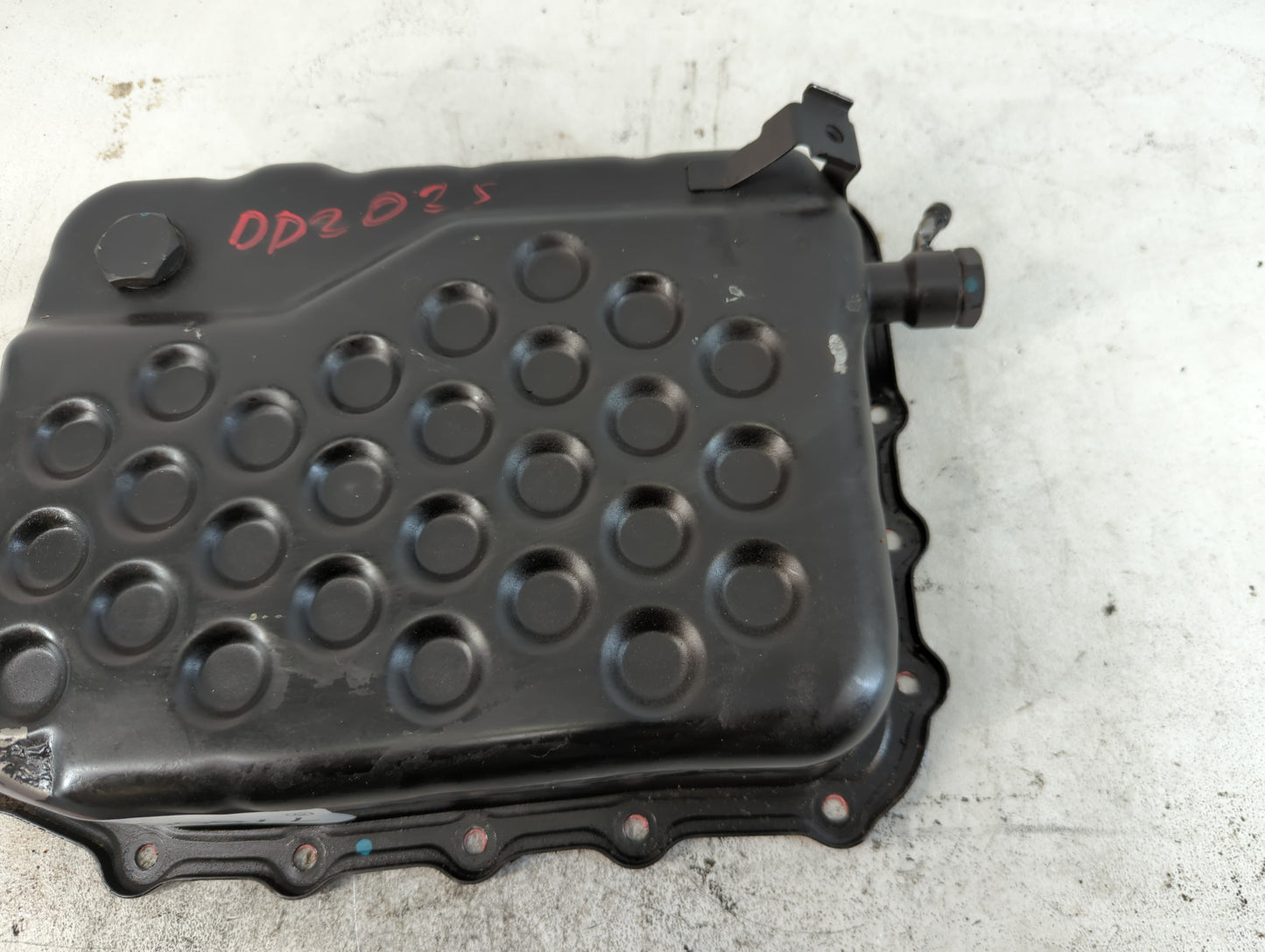2011-2013 Kia Sorento Engine Oil Pan P/N:0910176398 Fits Fits 2009 2010 2011 2012 2013 OEM Used Auto Parts - Oemusedautopart