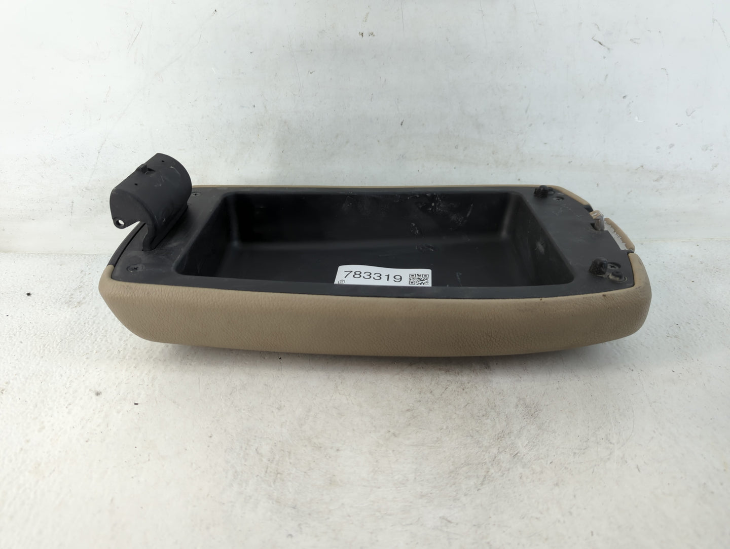 2011-2013 Kia Sorento Center Console Armrest Cover Lid Fits Fits 2011 2012 2013 OEM Used Auto Parts - Oemusedautoparts1.com