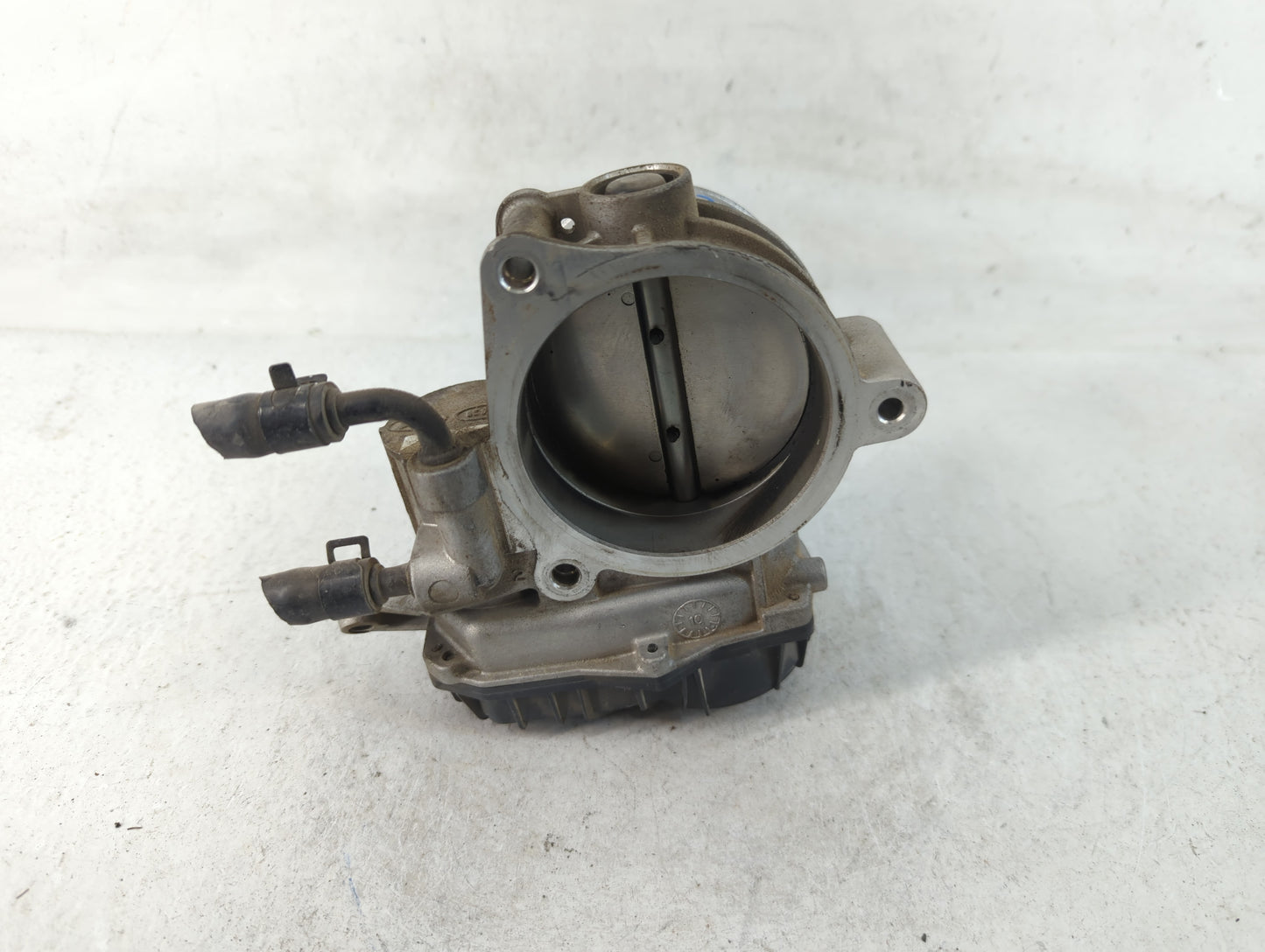 2011-2013 Kia Sorento Throttle Body P/N:35100 280990 Fits Fits 2010 2011 2012 2013 2014 OEM Used Auto Parts - Oemusedautopar