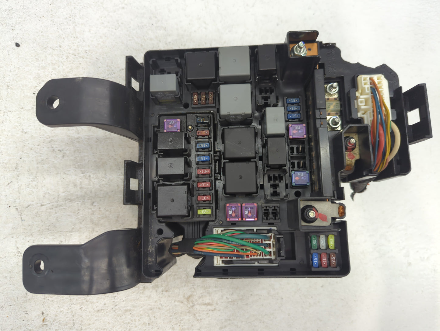 2011-2013 Kia Sorento Fusebox Fuse Box Panel Relay Module P/N:91941-2P020 Fits Fits 2011 2012 2013 OEM Used Auto Parts - Oem