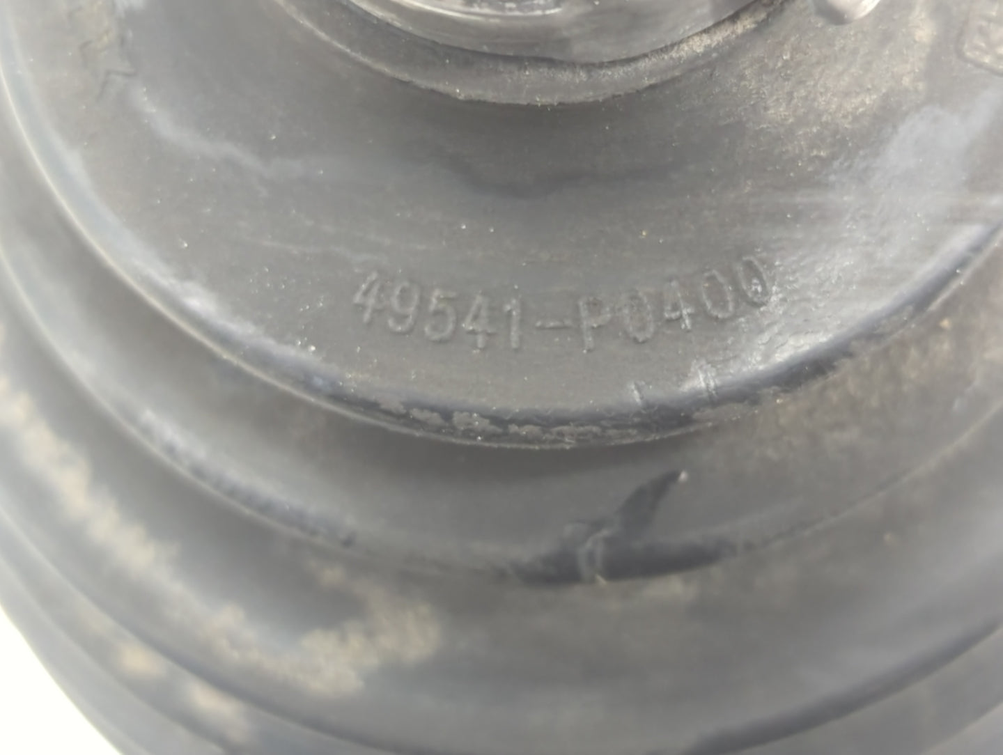 2011-2013 Kia Sorento Axle Shaft Front Driver Cv C/v - Oemusedautoparts1.com