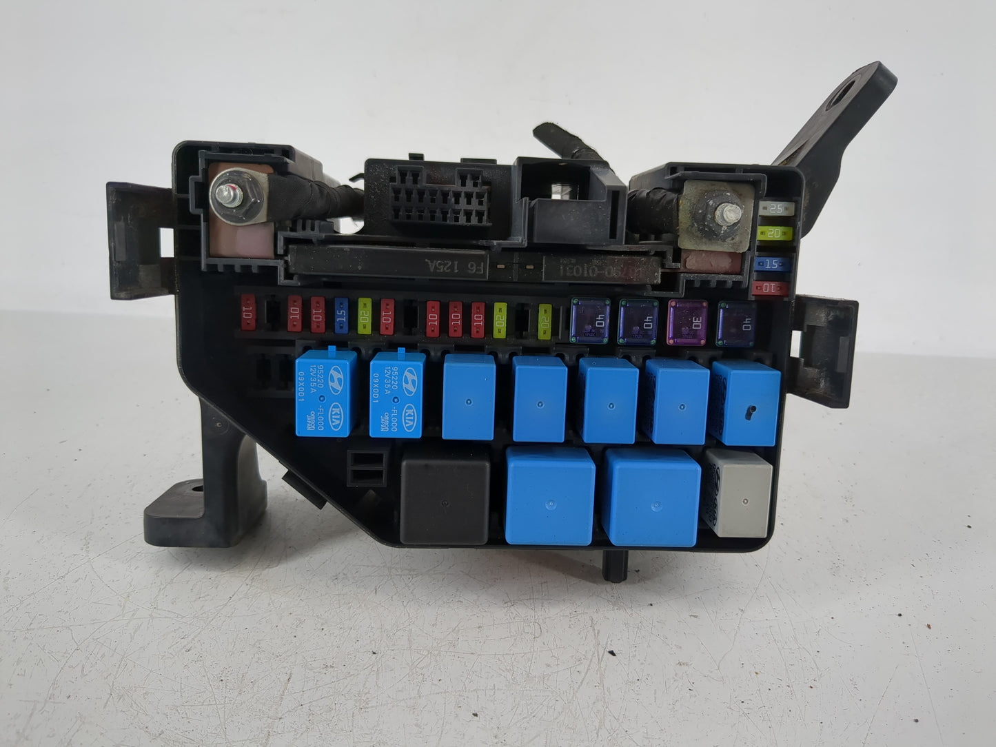2010-2011 Kia Soul Fusebox Fuse Box Panel Relay Module P/N:912372K925 Fits Fits 2010 2011 OEM Used Auto Parts - Oemusedautop