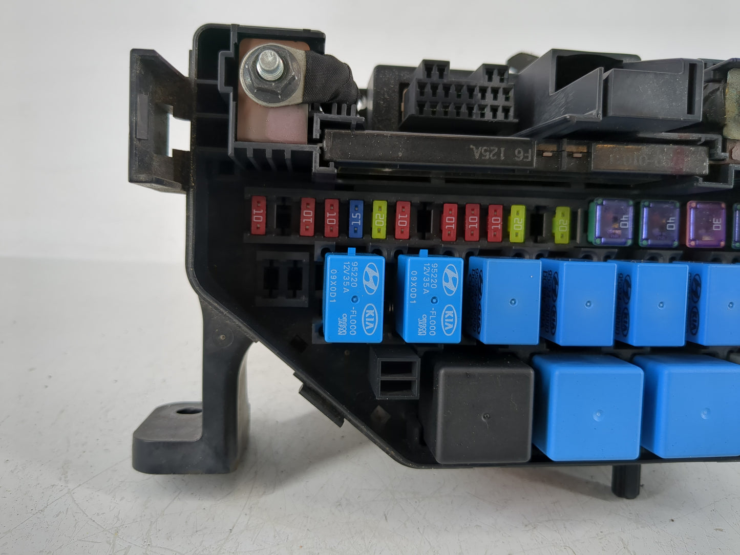 2010-2011 Kia Soul Fusebox Fuse Box Panel Relay Module P/N:912372K925 Fits Fits 2010 2011 OEM Used Auto Parts - Oemusedautop