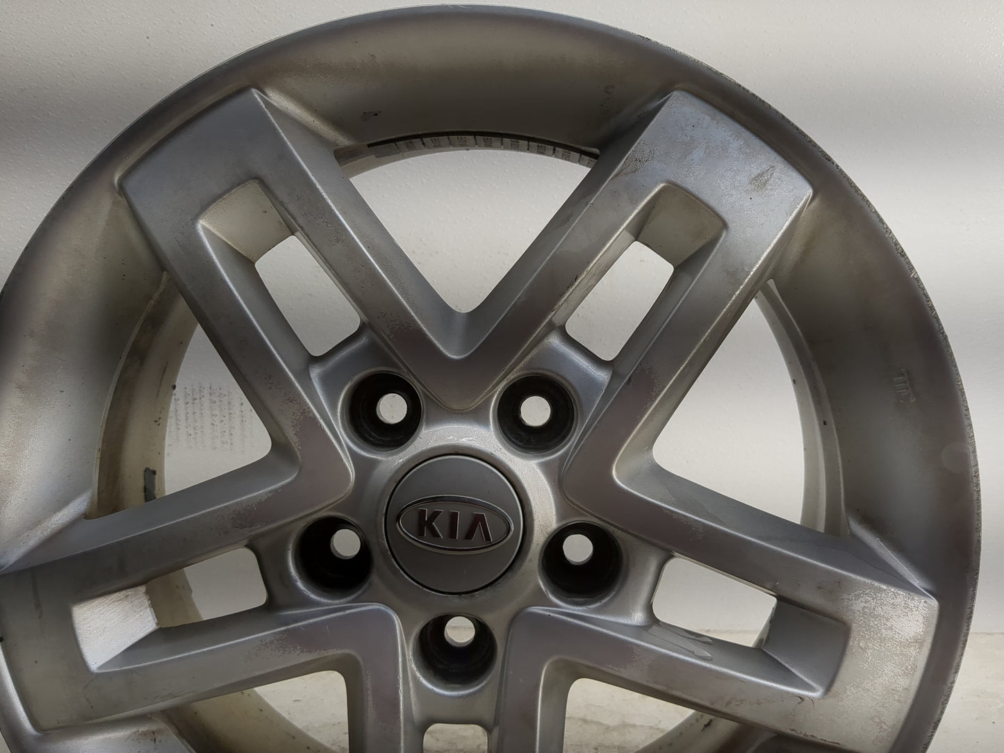 2010-2013 Kia Soul Oem Wheel Rim - Oemusedautoparts1.com
