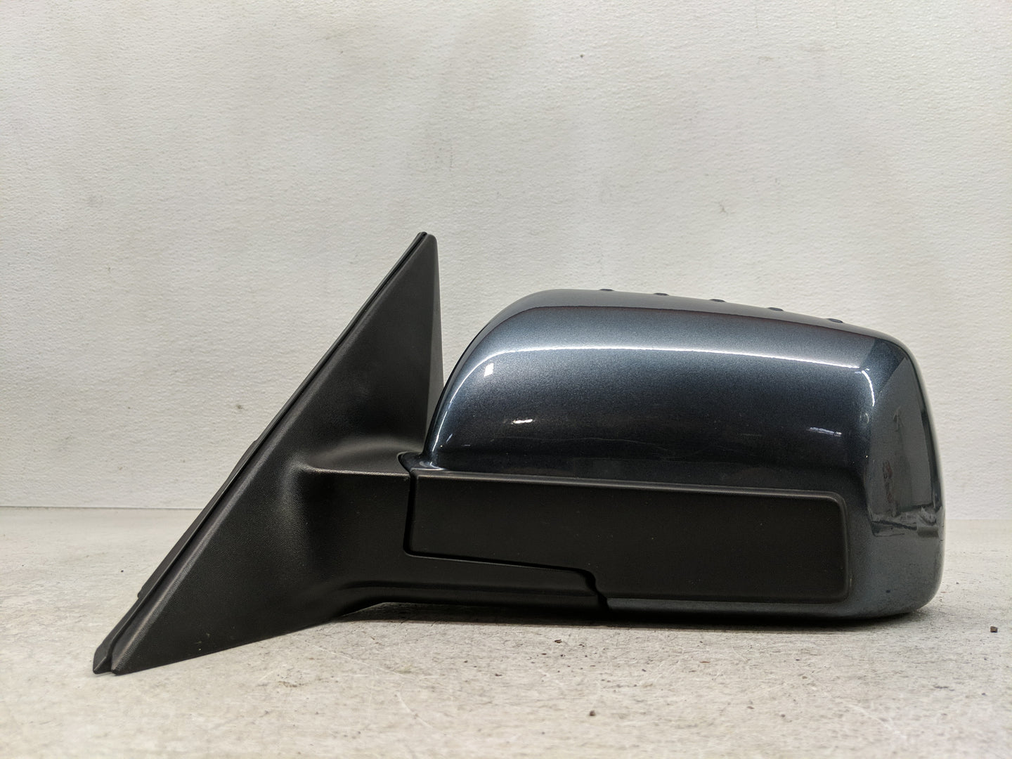 2010-2013 Kia Soul Driver Side View Mirror - Left Door Mirror OEM Used - Oemusedautoparts1.com