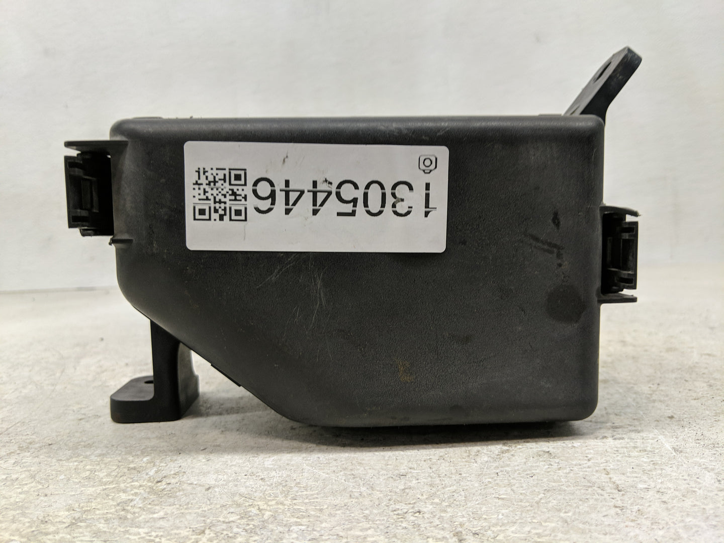 2010-2011 Kia Soul Fusebox Fuse Box Panel Relay Module P/N:91237 2K 925 Fits Fits 2010 2011 OEM Used Auto Parts - Oemusedaut