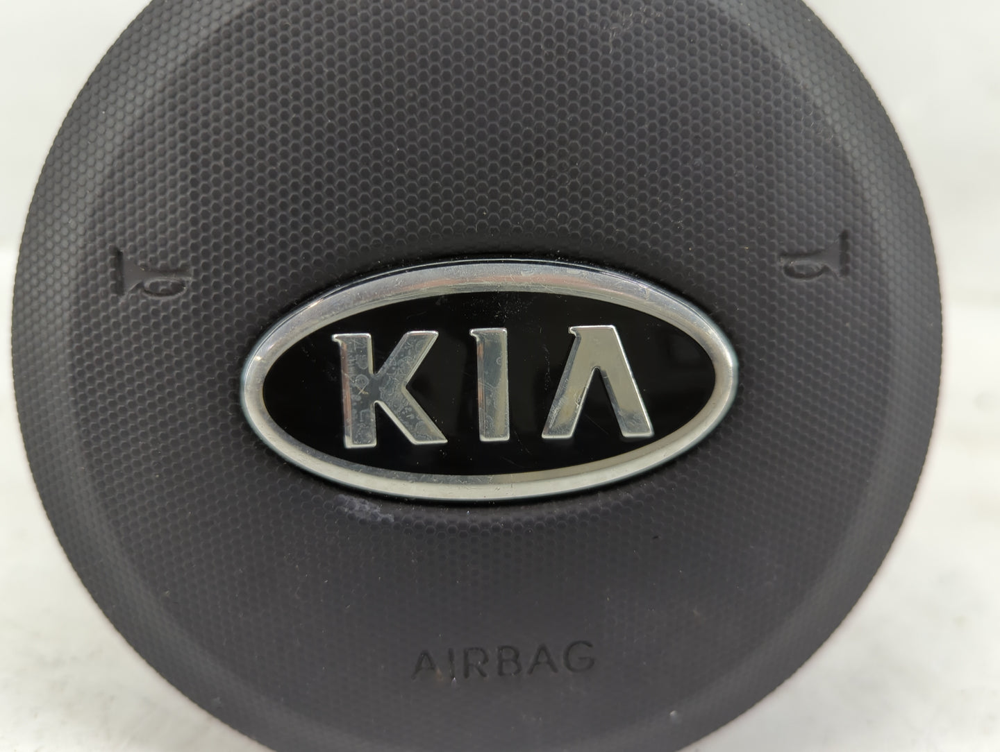 2010-2011 Kia Soul Air Bag Driver Left Steering Wheel Mounted Fits Fits 2010 2011 OEM Used Auto Parts - Oemusedautoparts1.co
