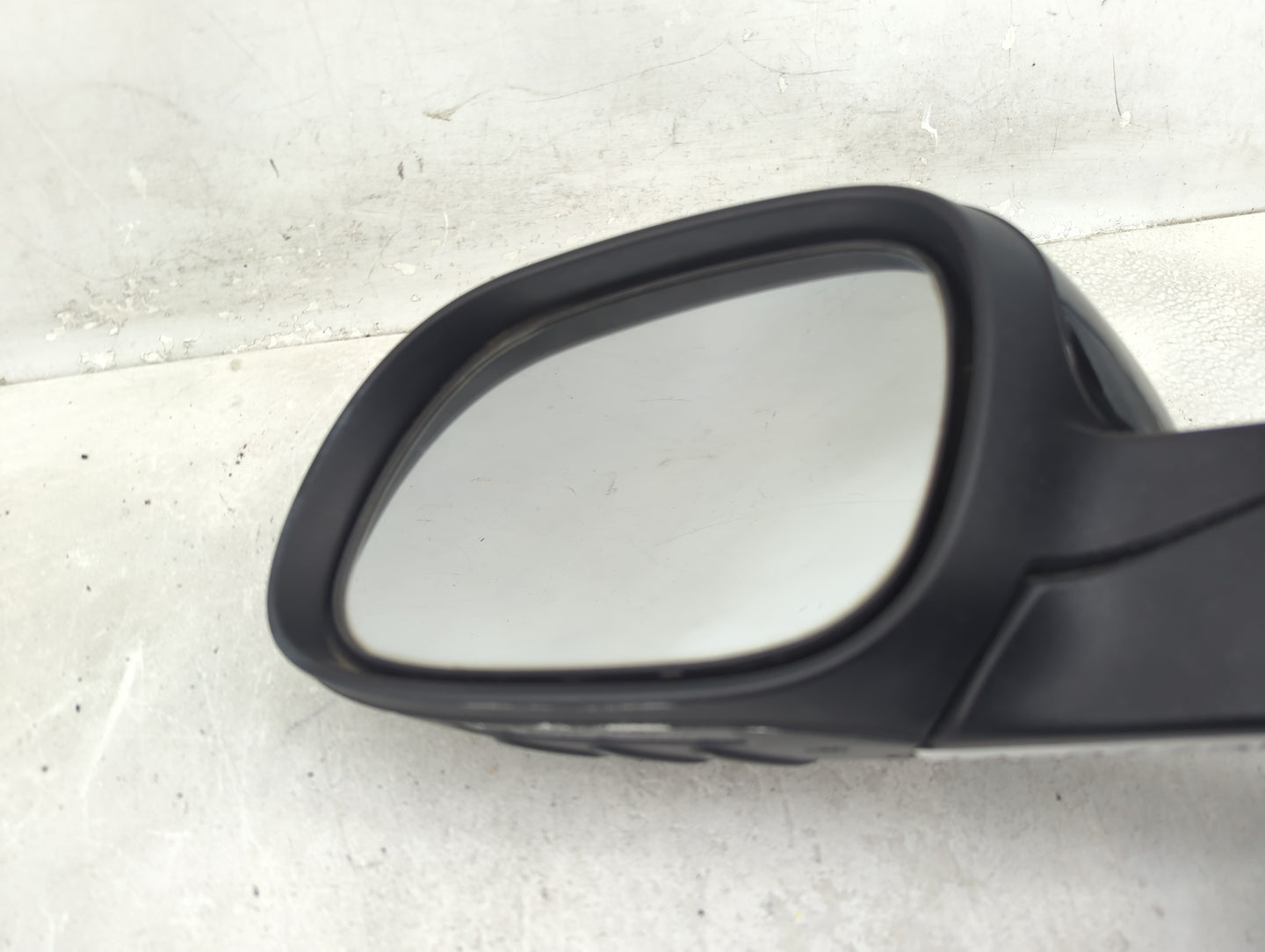 2014-2019 Kia Soul Driver Side View Mirror - Left Door Mirror OEM Used - Oemusedautoparts1.com