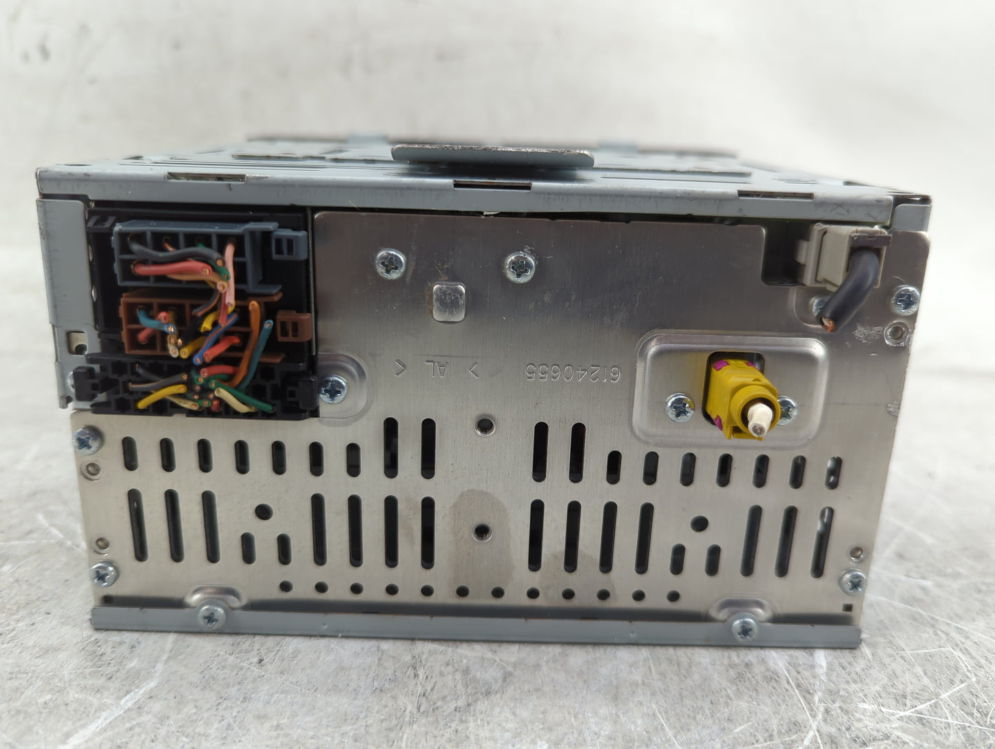 2010-2011 Kia Soul Radio AM FM Cd Player Receiver Replacement P/N:96140-2K200AMAE Fits Fits 2010 2011 OEM Used Auto Parts - 