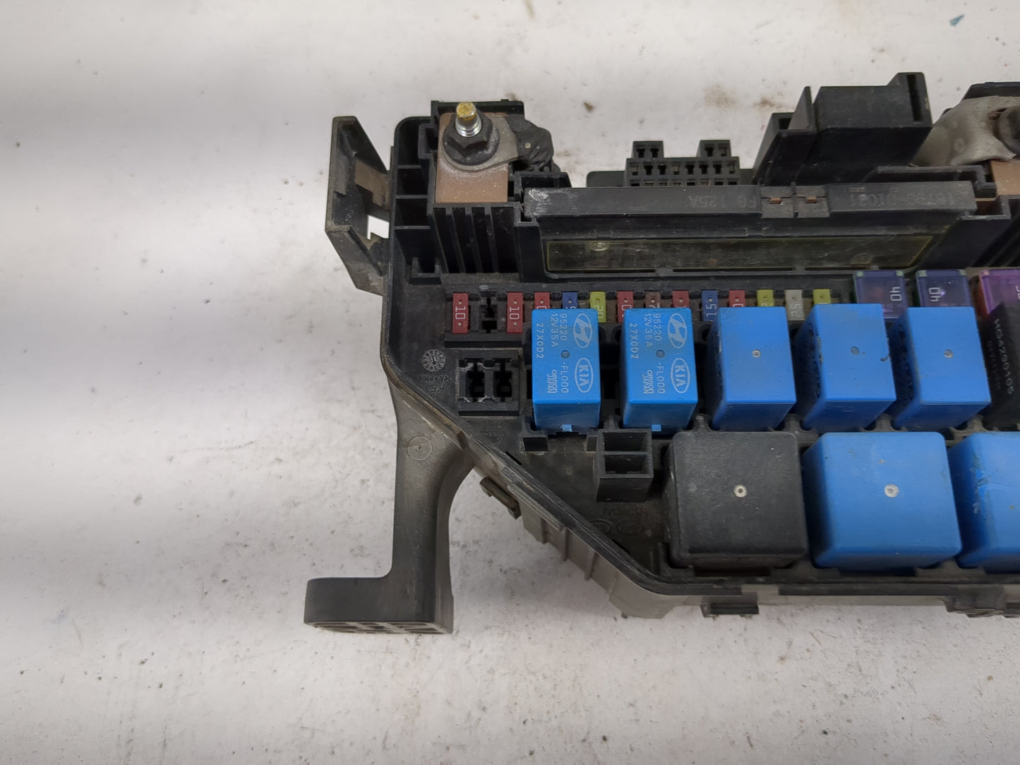 2010-2011 Kia Soul Fusebox Fuse Box Panel Relay Module P/N:91950-2K361 Fits Fits 2010 2011 OEM Used Auto Parts - Oemusedauto