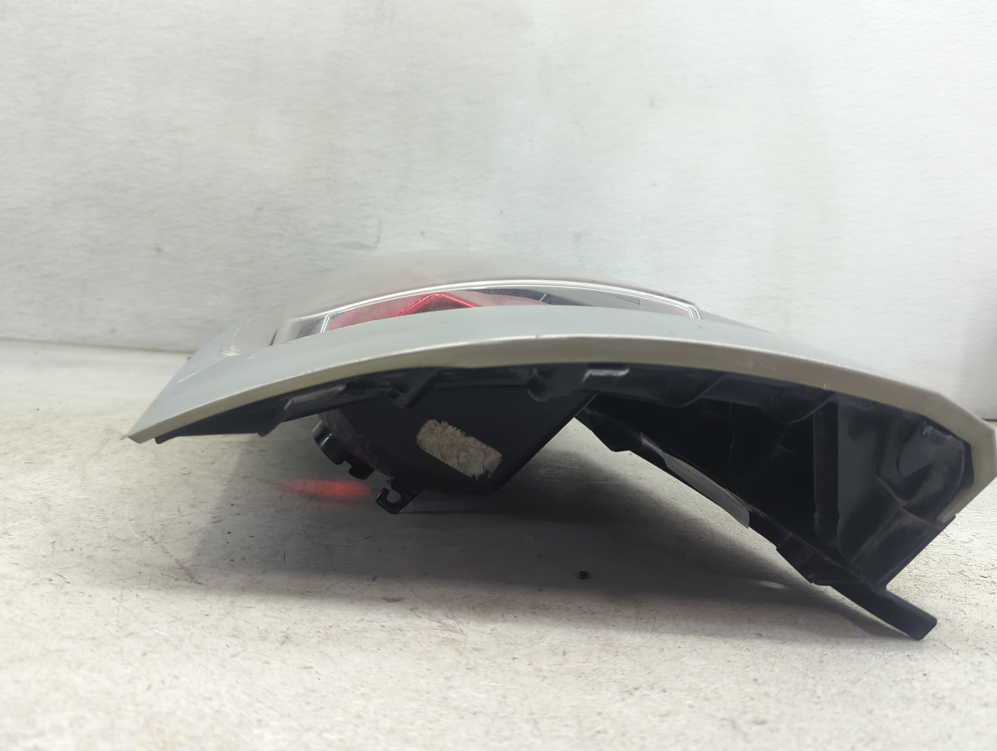 2010-2011 Kia Soul Driver Left Side Deck Lid Mounted Tail Light - Oemusedautoparts1.com