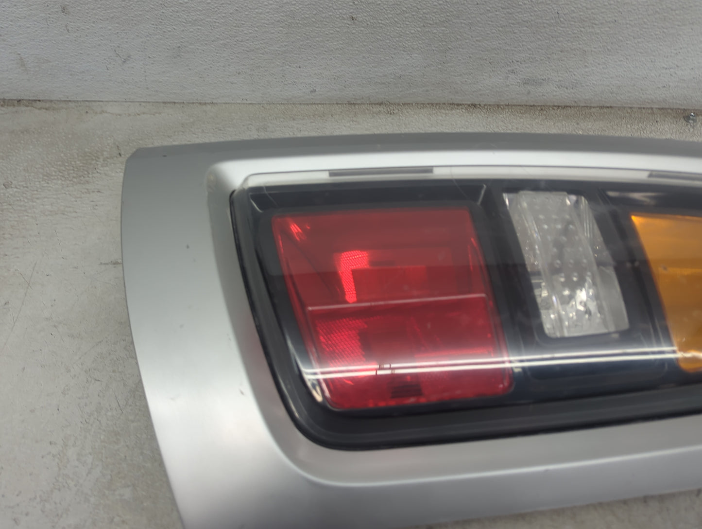 2010-2011 Kia Soul Passenger Right Side Deck Lid Mounted Tail Light - Oemusedautoparts1.com