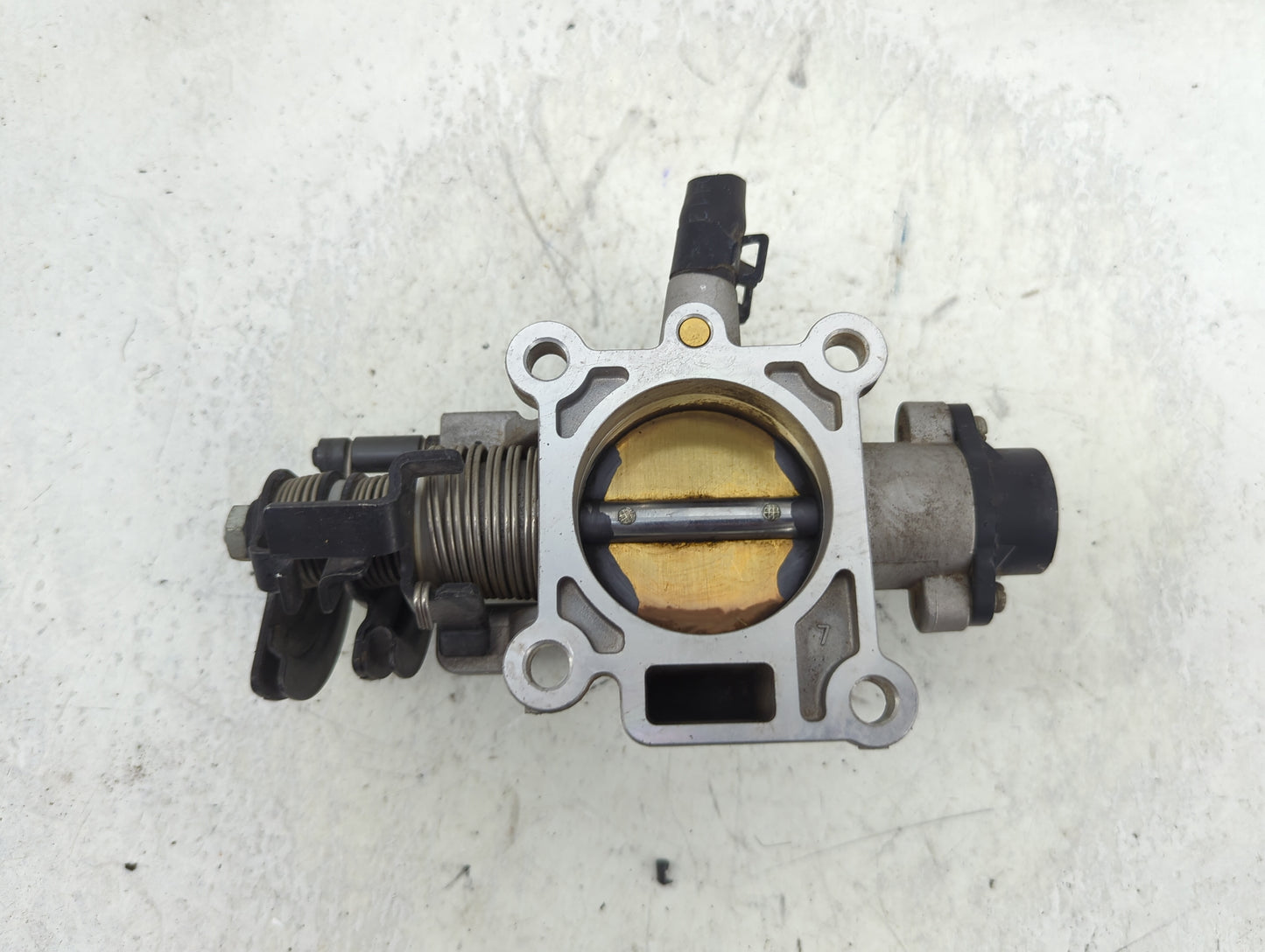 2010-2011 Kia Soul Throttle Body P/N:35100-23950 Fits Fits 2007 2008 2009 2010 2011 2012 OEM Used Auto Parts - Oemusedautopa