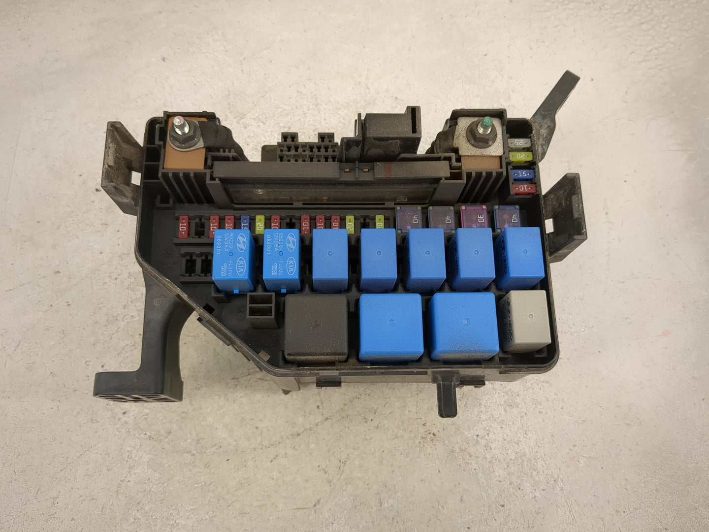 2010-2011 Kia Soul Fusebox Fuse Box Panel Relay Module P/N:912372K925 Fits Fits 2010 2011 OEM Used Auto Parts - Oemusedautop